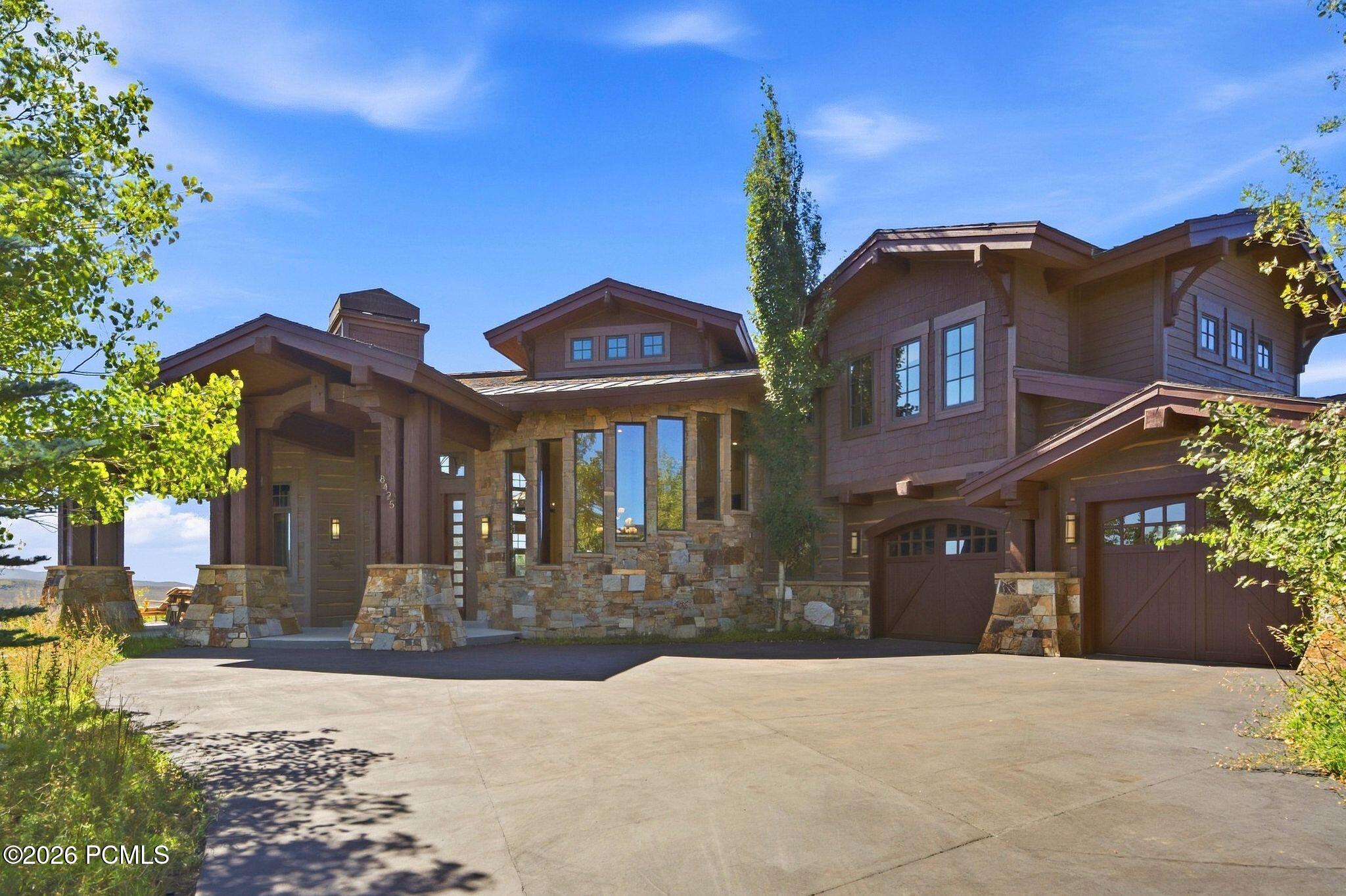 8425 N Sunrise Loop