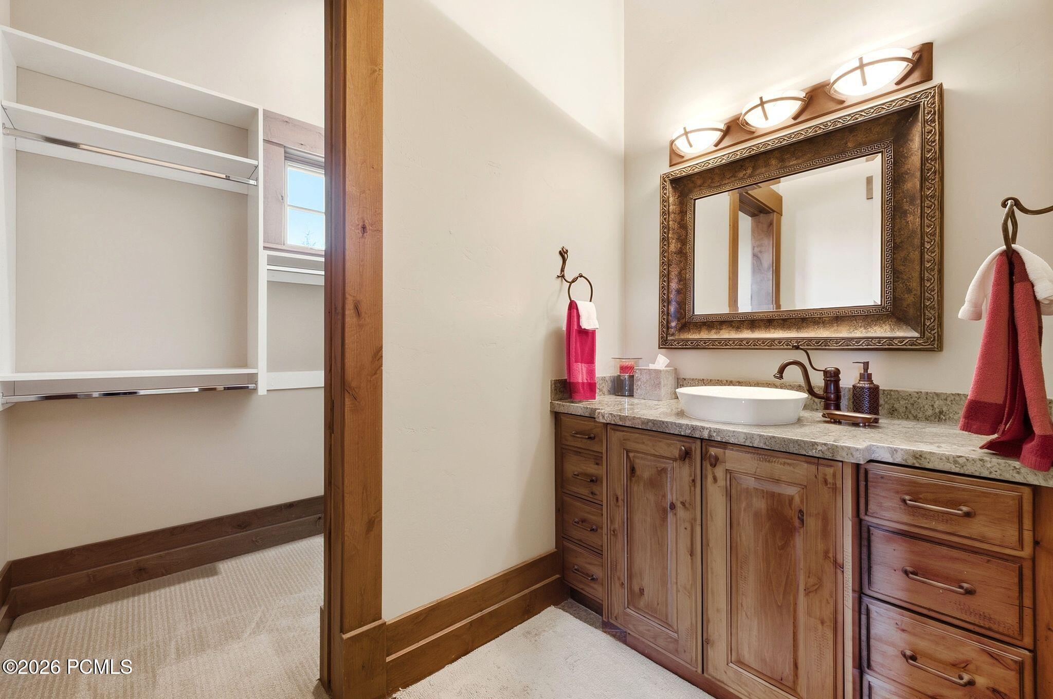 8425 N Sunrise Loop