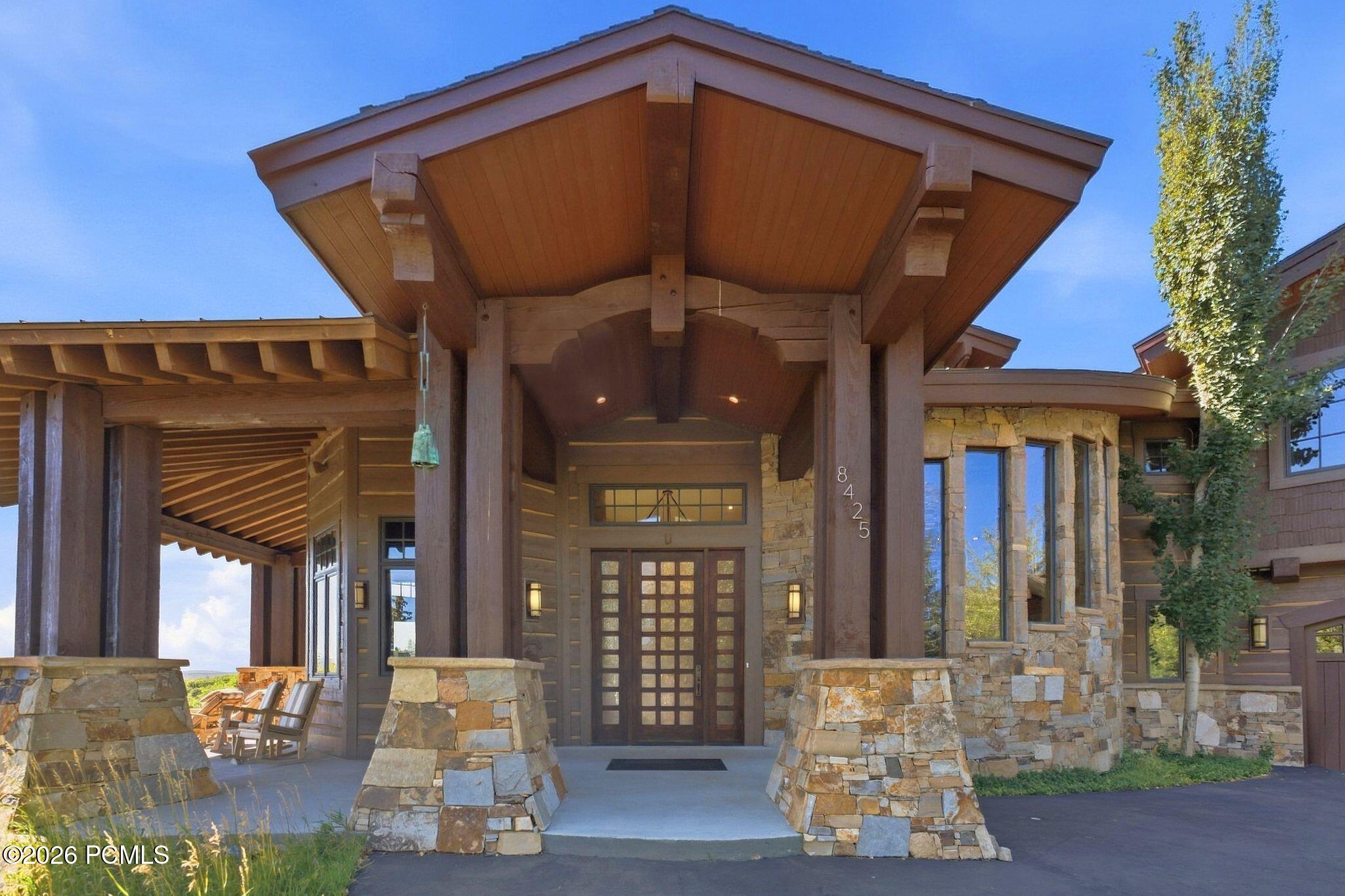 8425 N Sunrise Loop