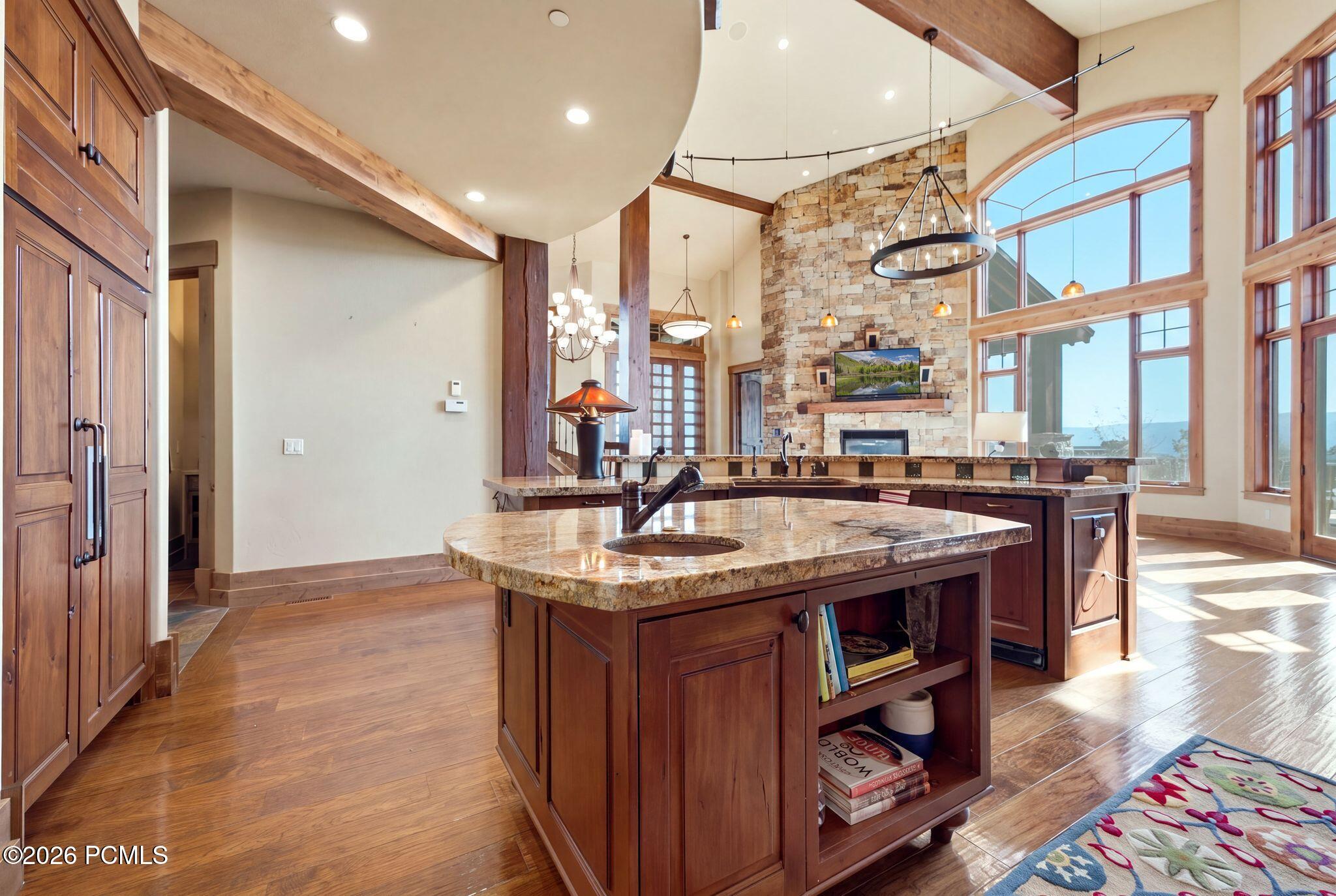 8425 N Sunrise Loop