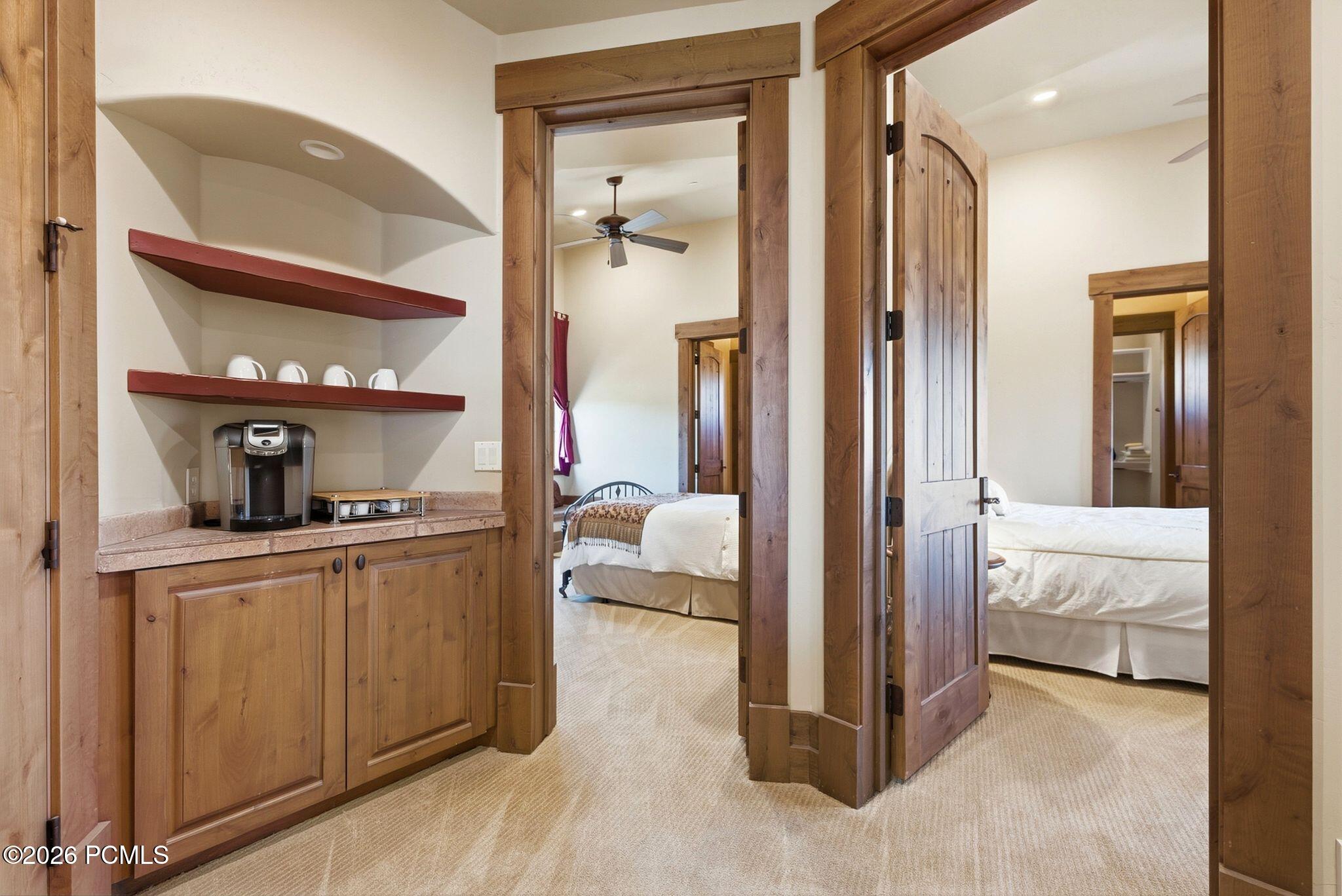 8425 N Sunrise Loop