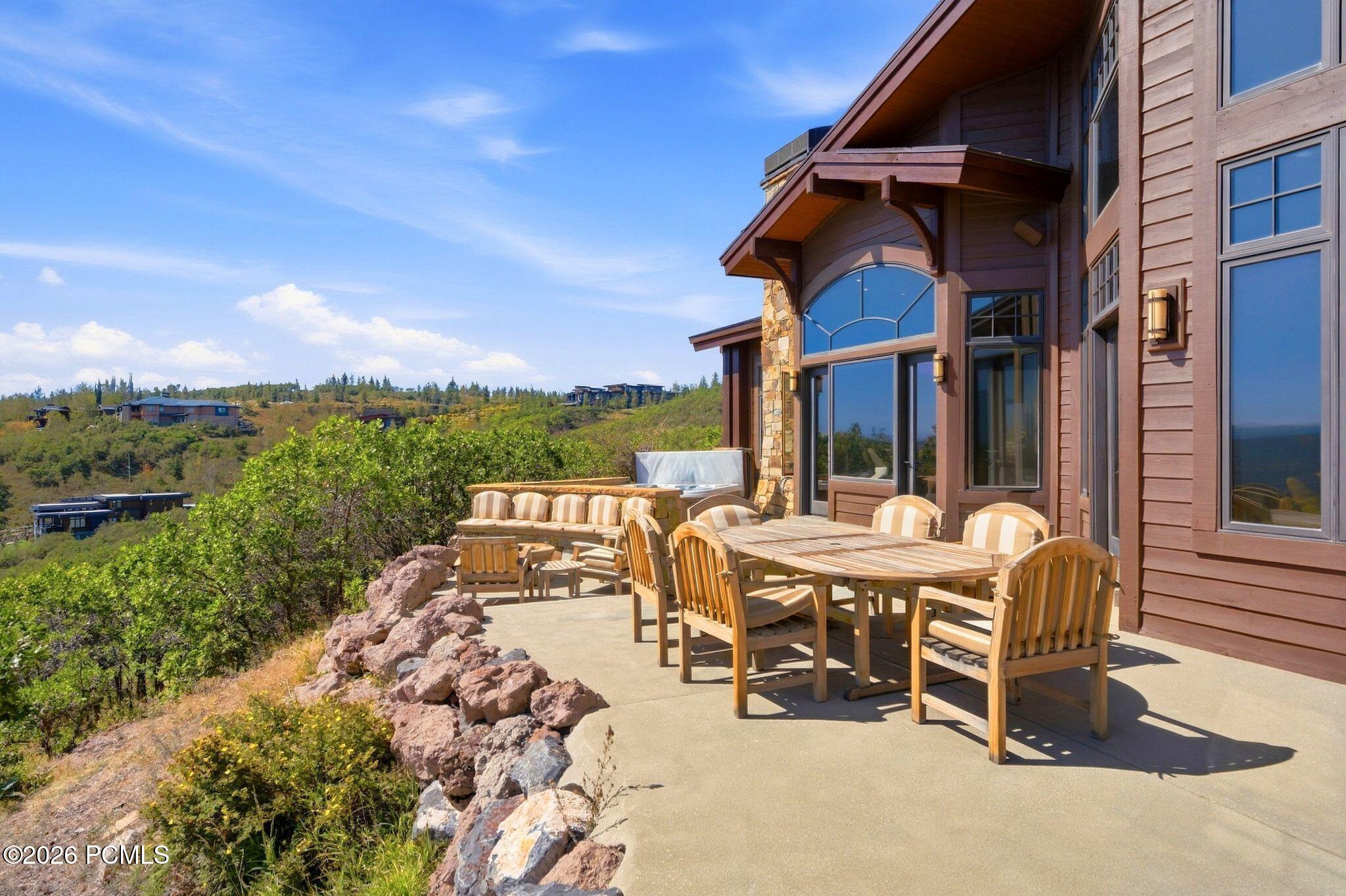 8425 N Sunrise Loop