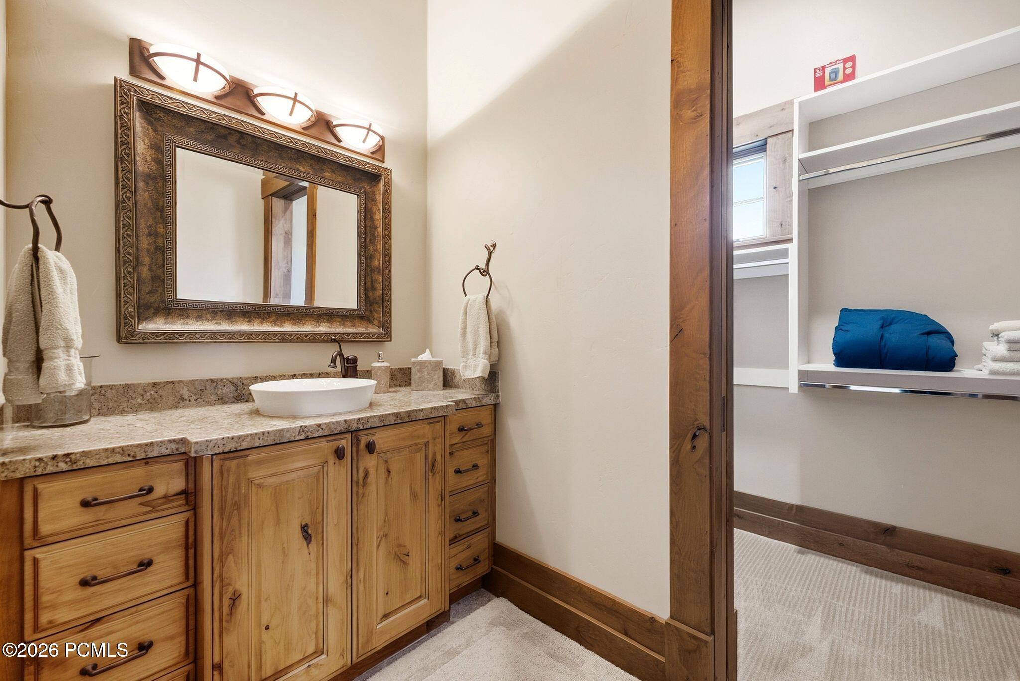 8425 N Sunrise Loop