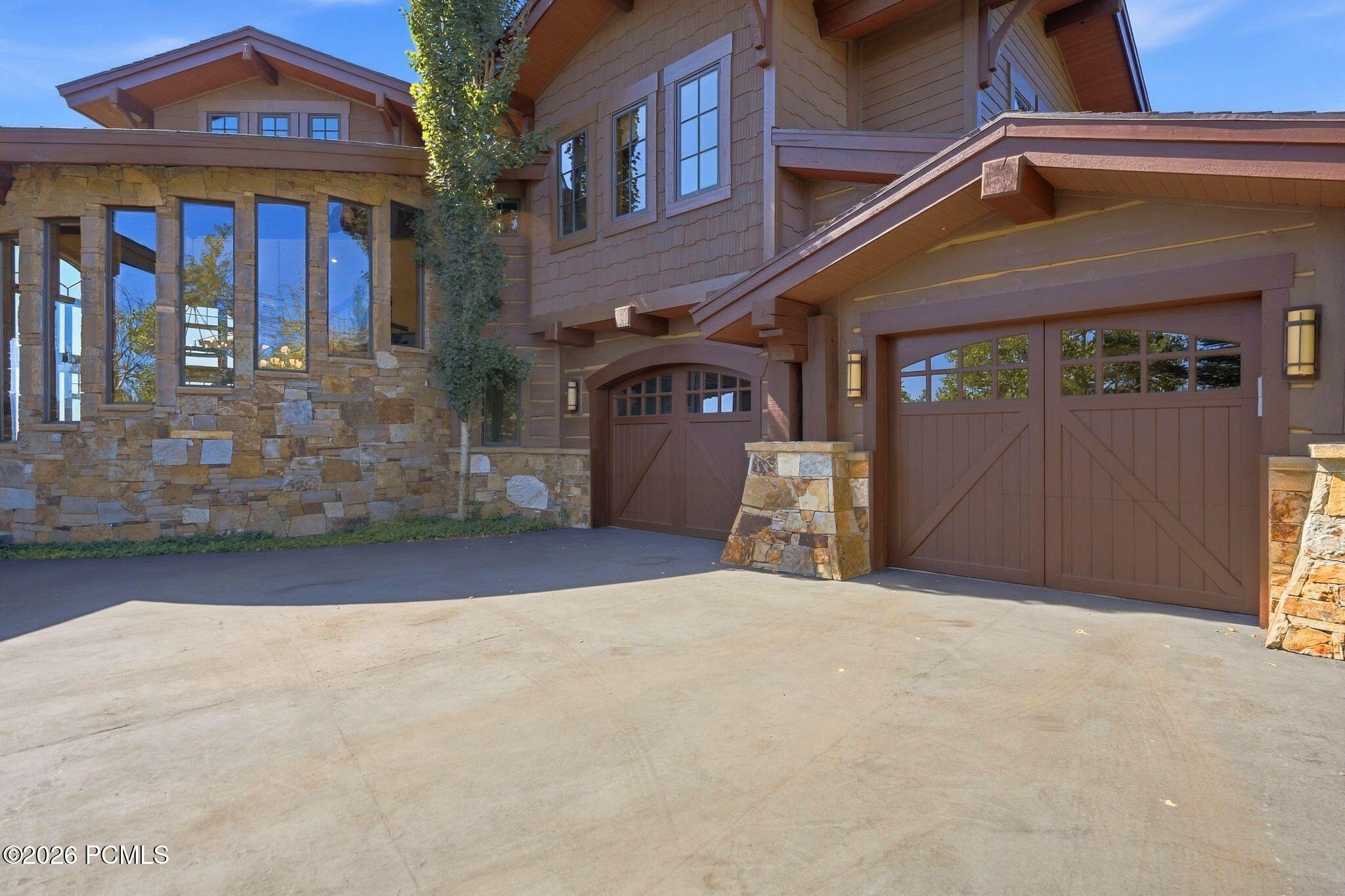 8425 N Sunrise Loop