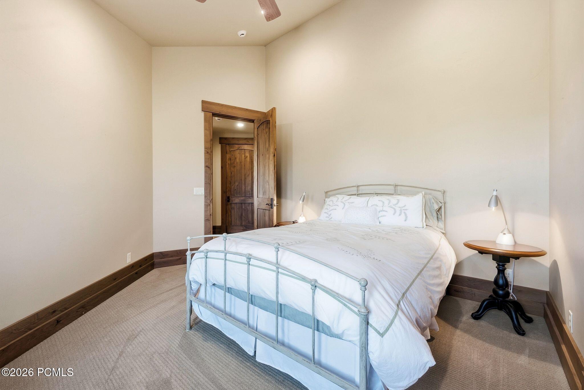 8425 N Sunrise Loop
