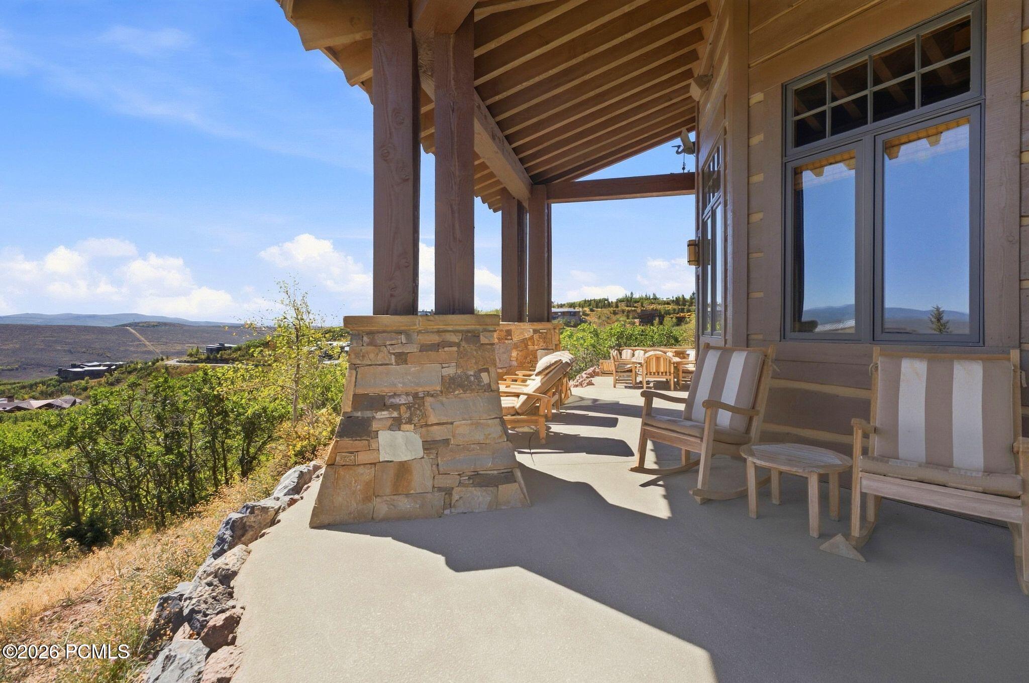 8425 N Sunrise Loop
