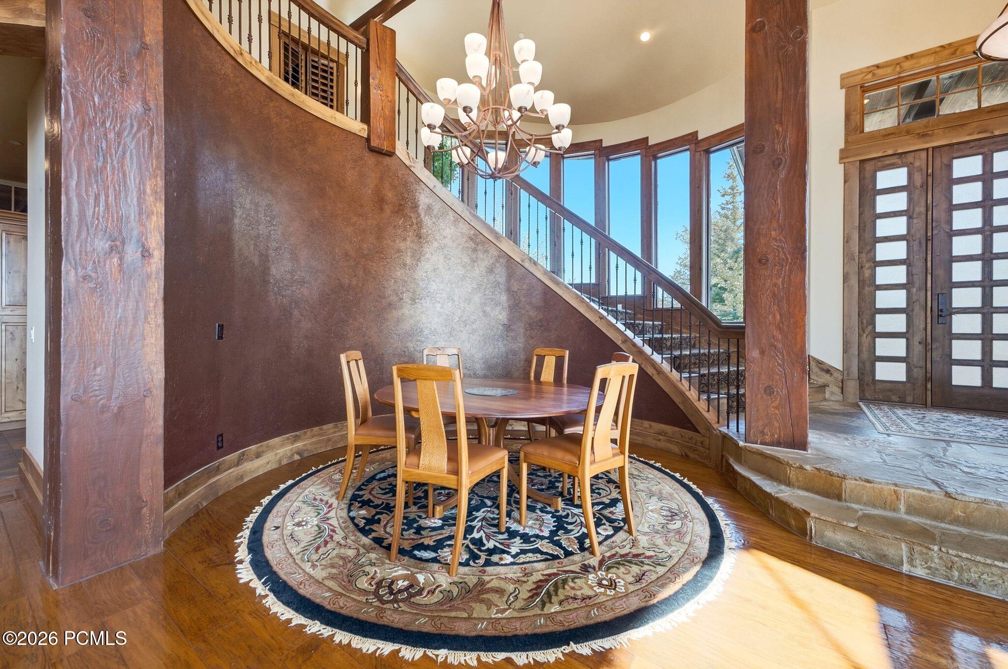 8425 N Sunrise Loop