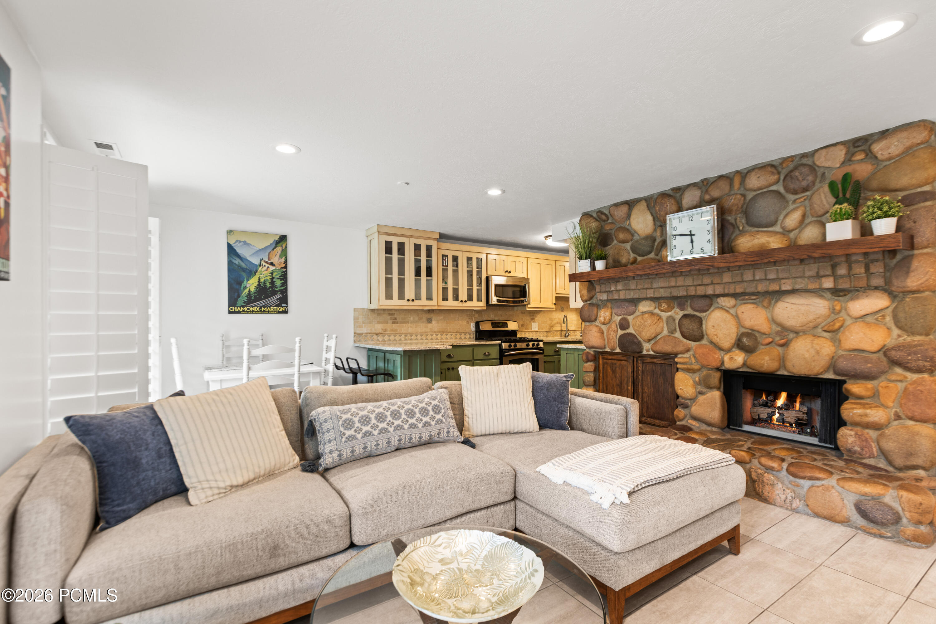 435 Aspen Drive 6
