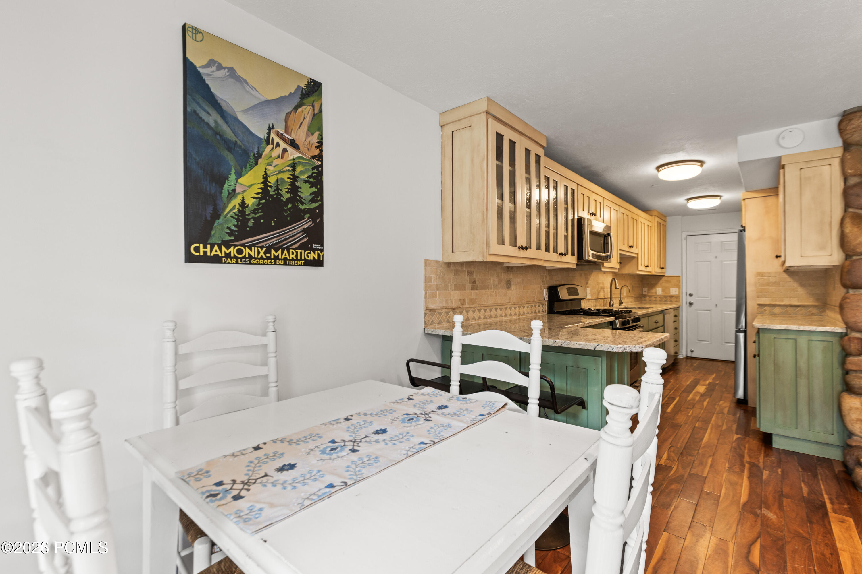 435 Aspen Drive 6