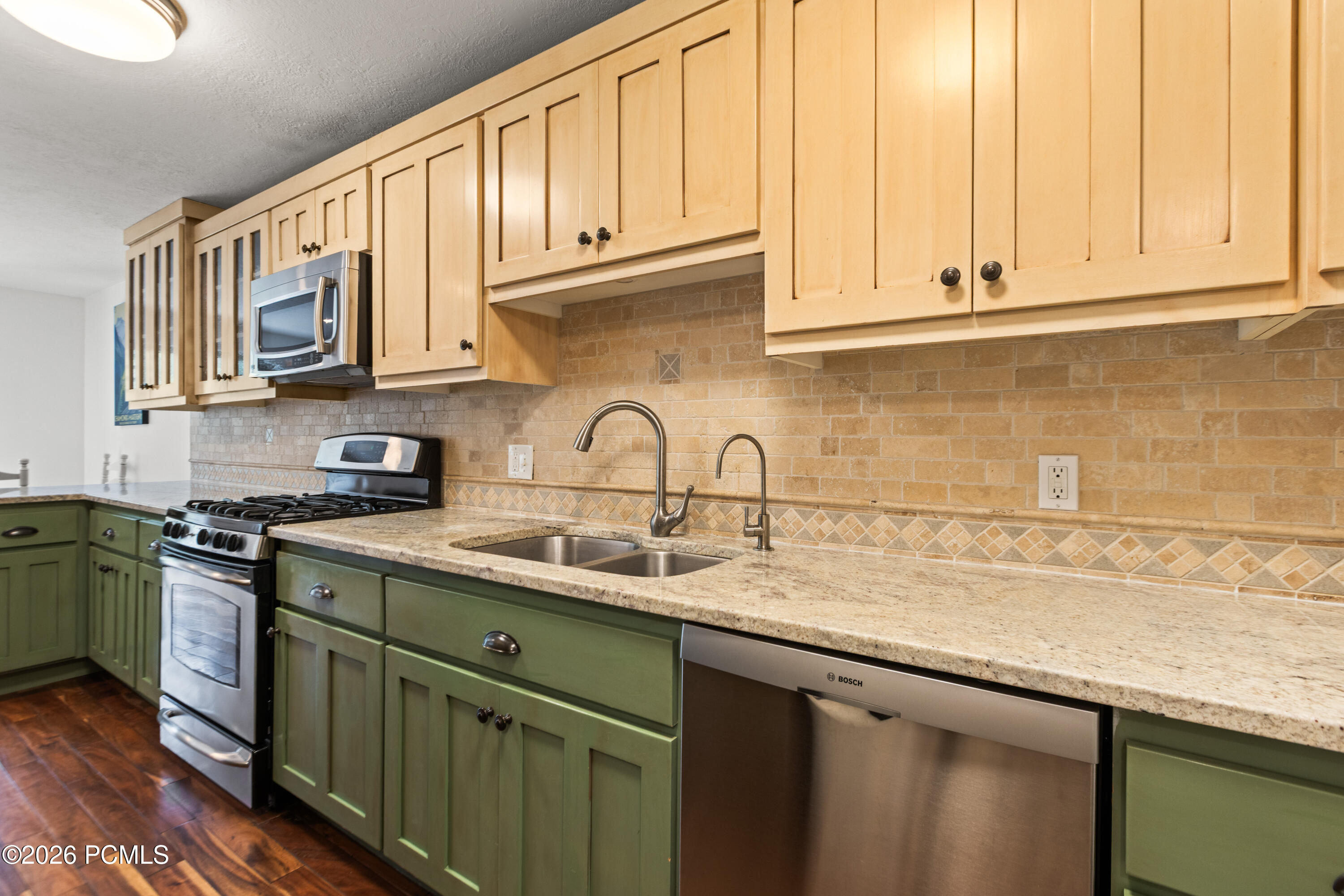 435 Aspen Drive 6