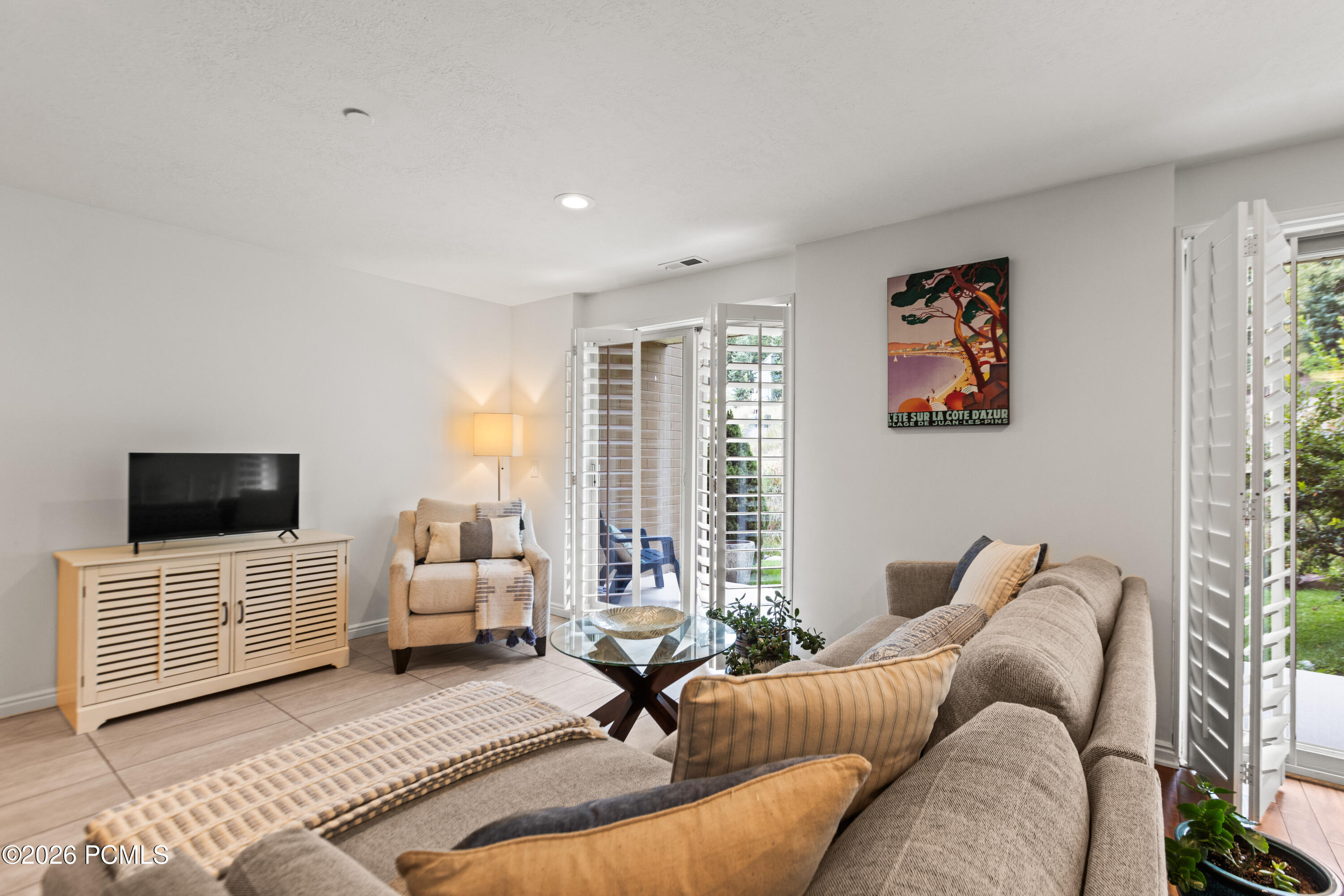435 Aspen Drive 6