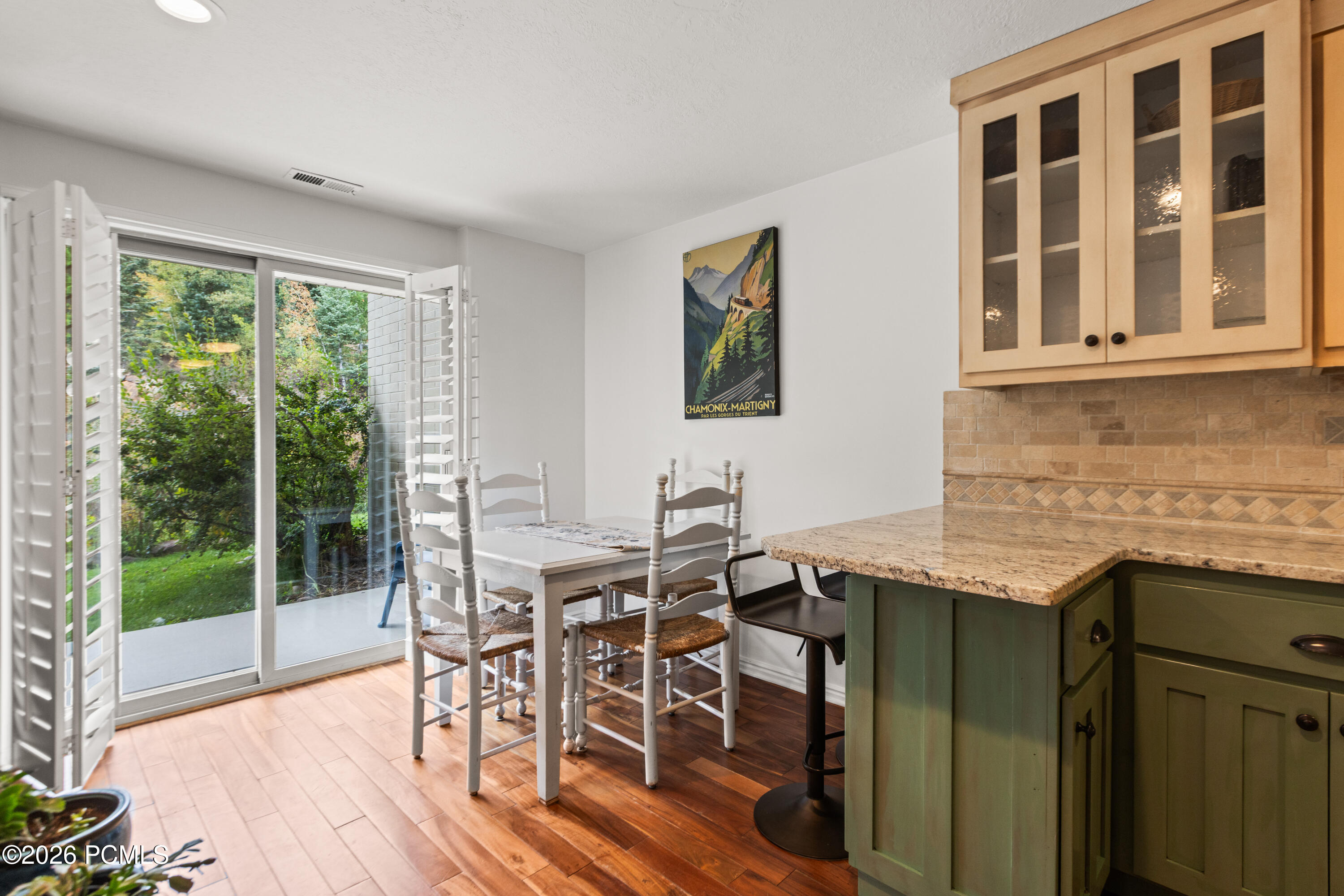 435 Aspen Drive 6