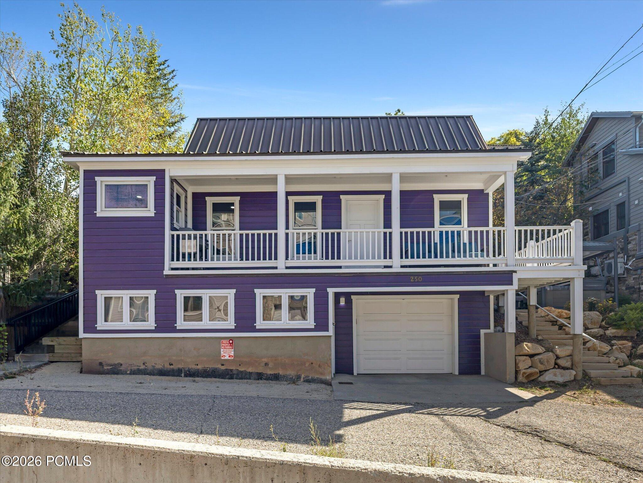 250 Grant Avenue