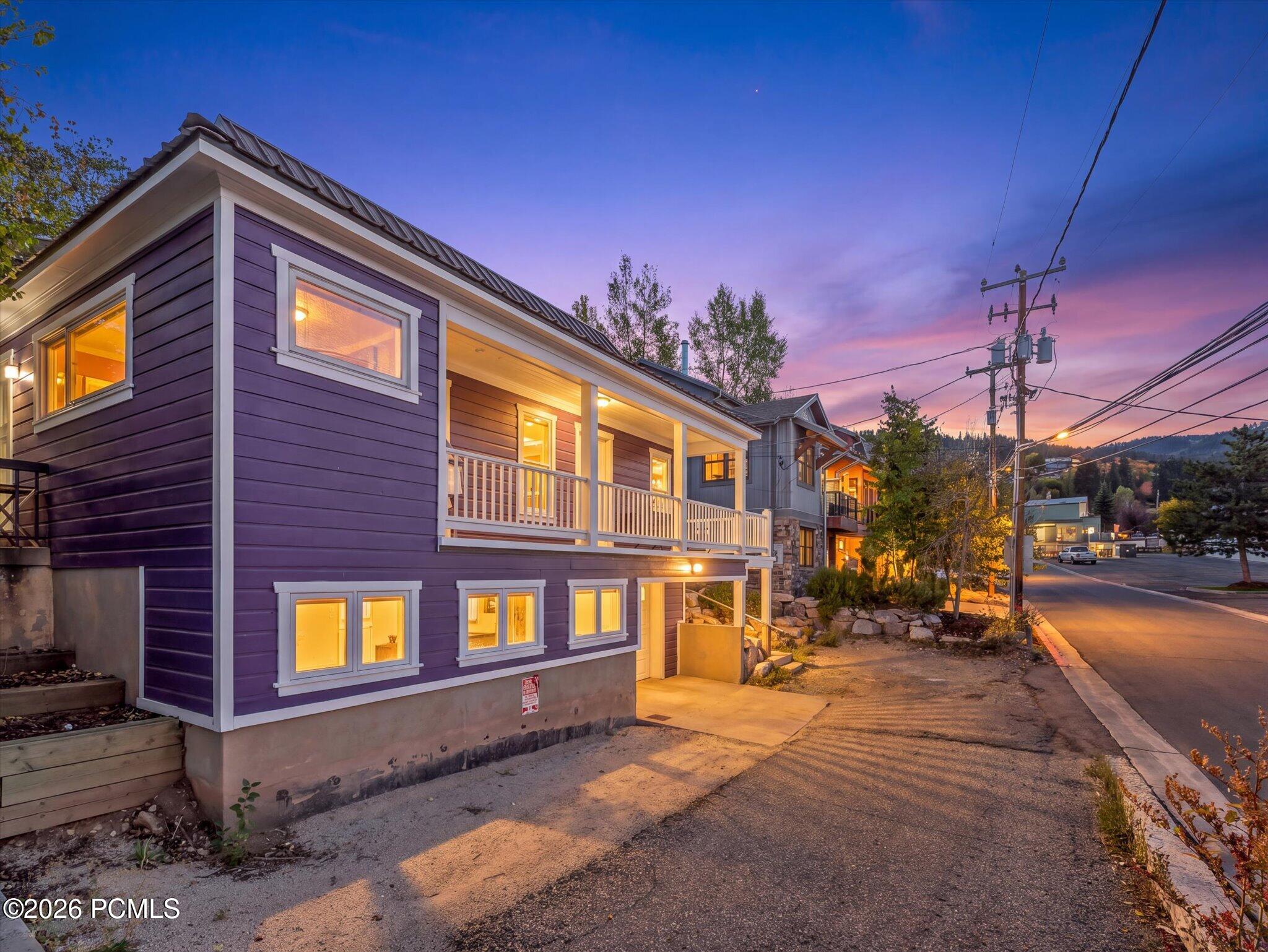 250 Grant Avenue