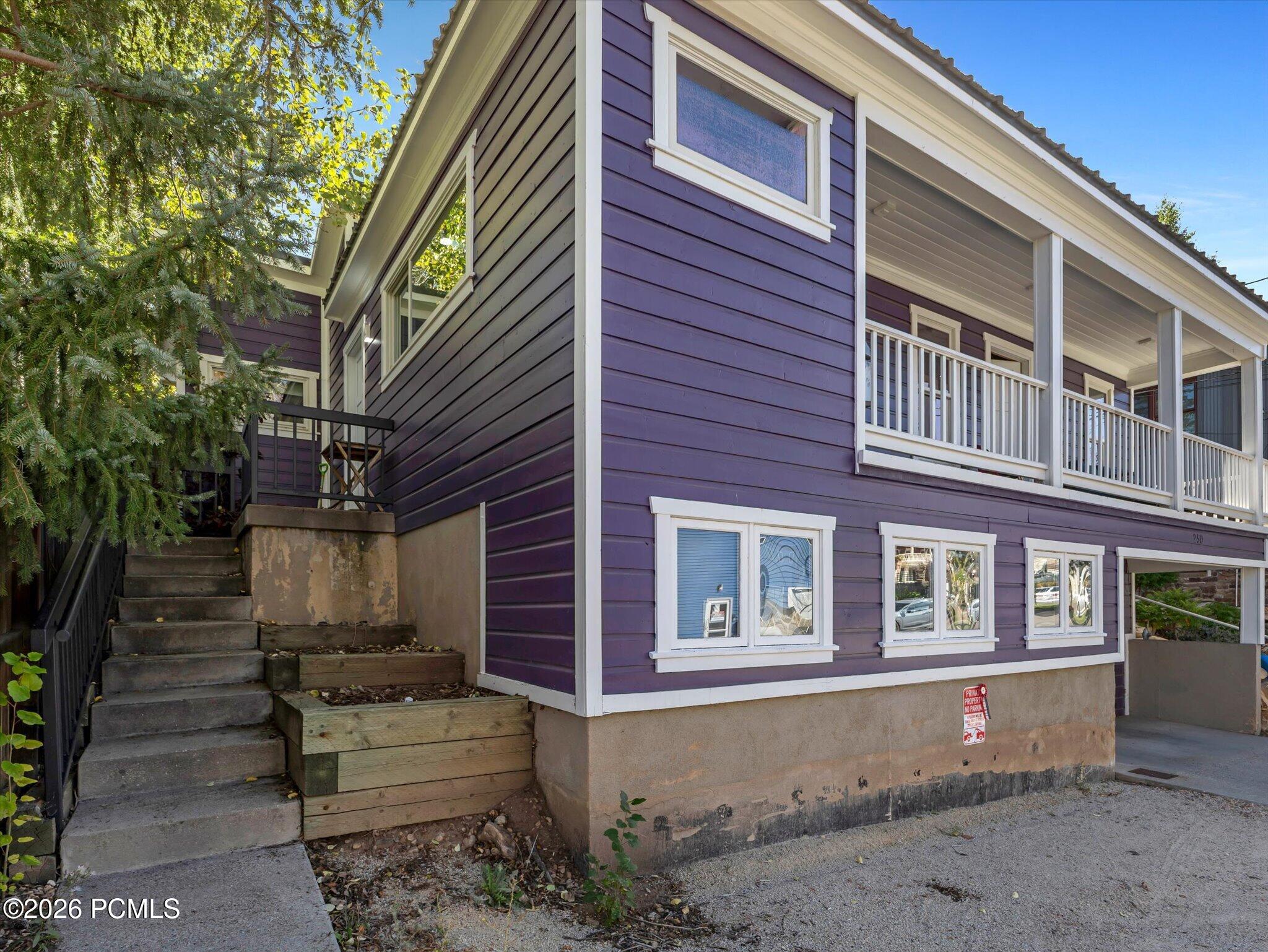 250 Grant Avenue
