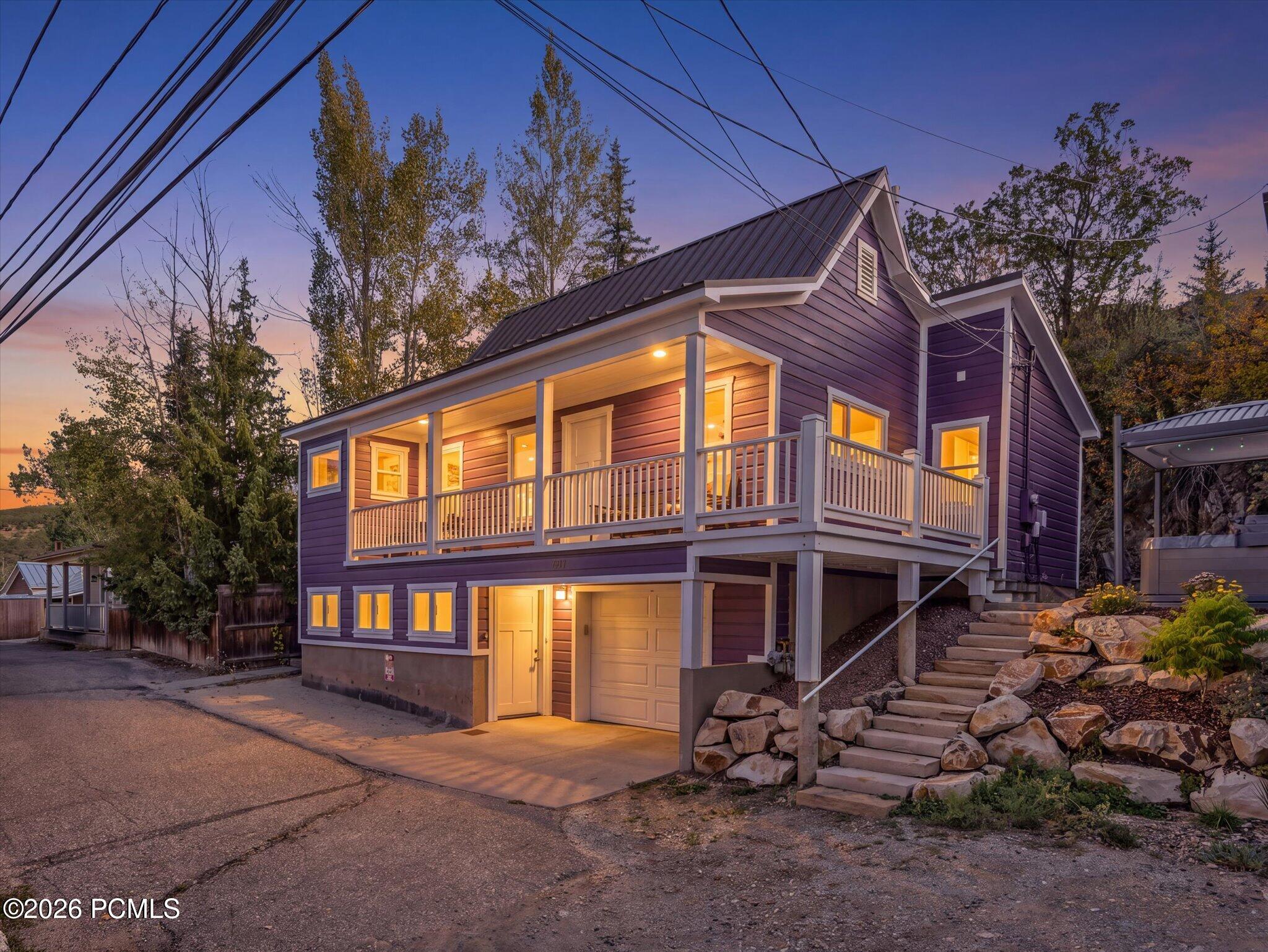 250 Grant Avenue