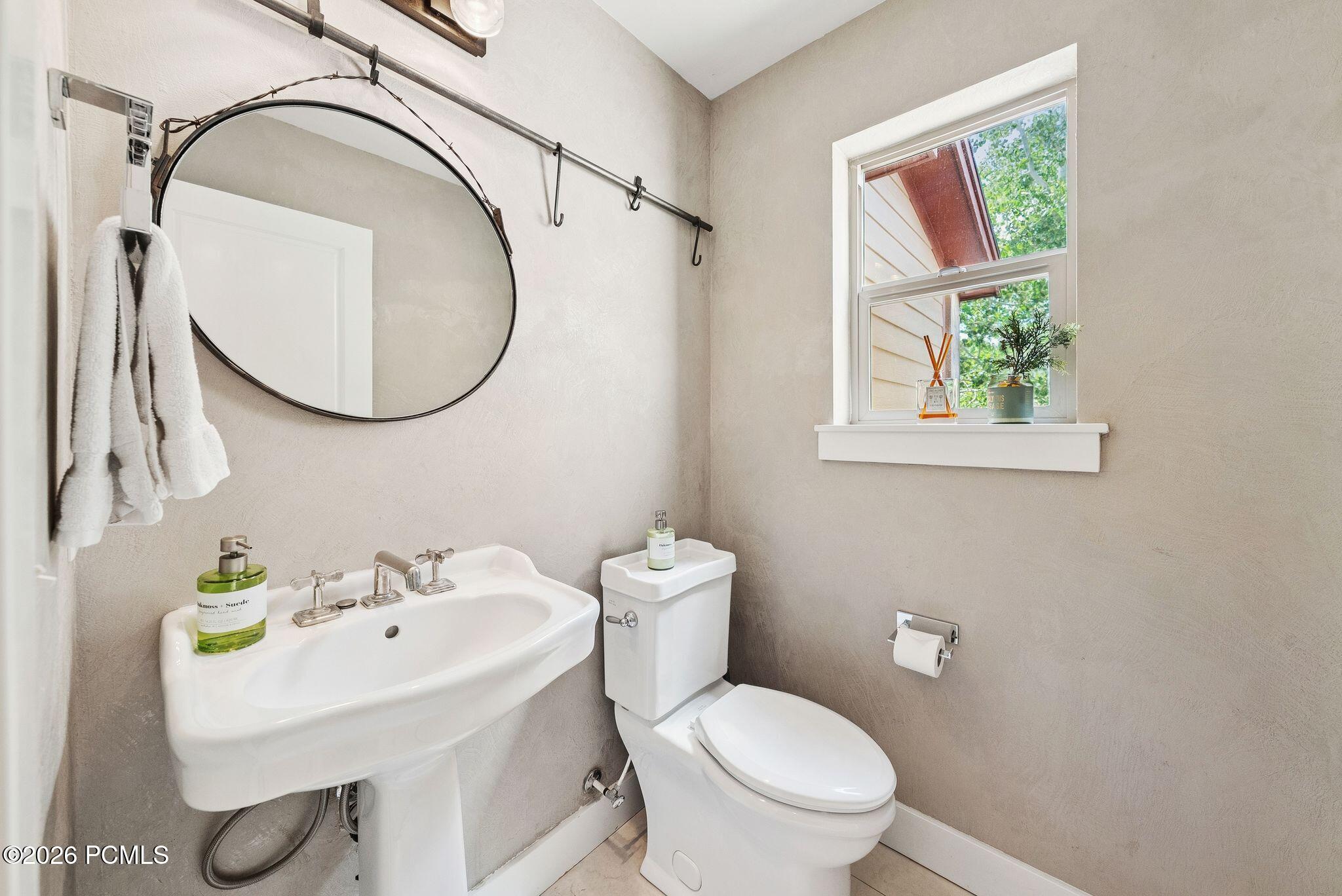 5581 Oslo Lane A