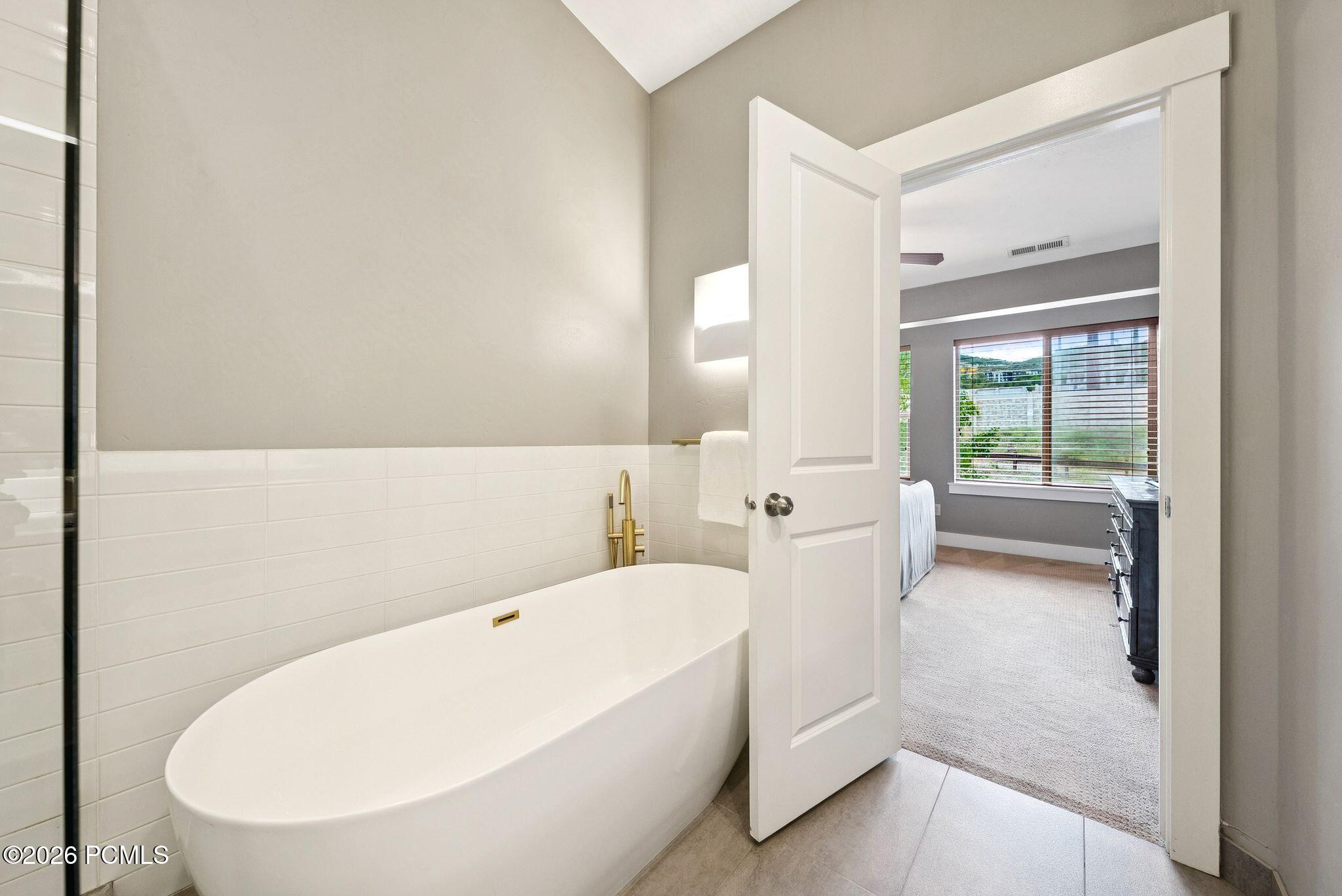 5581 Oslo Lane A