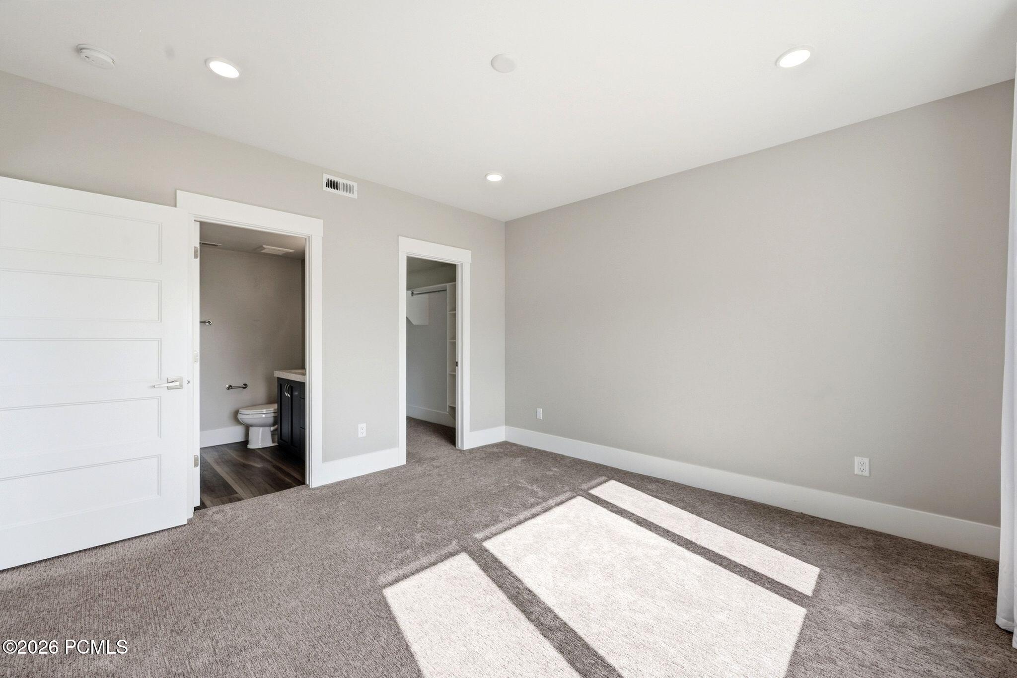 11091 N Shoreline Drive