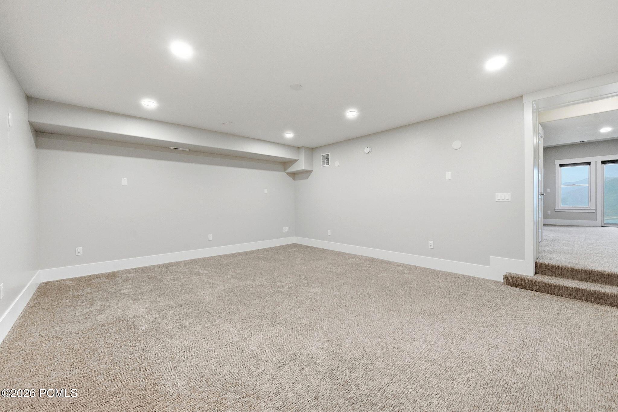 11091 N Shoreline Drive