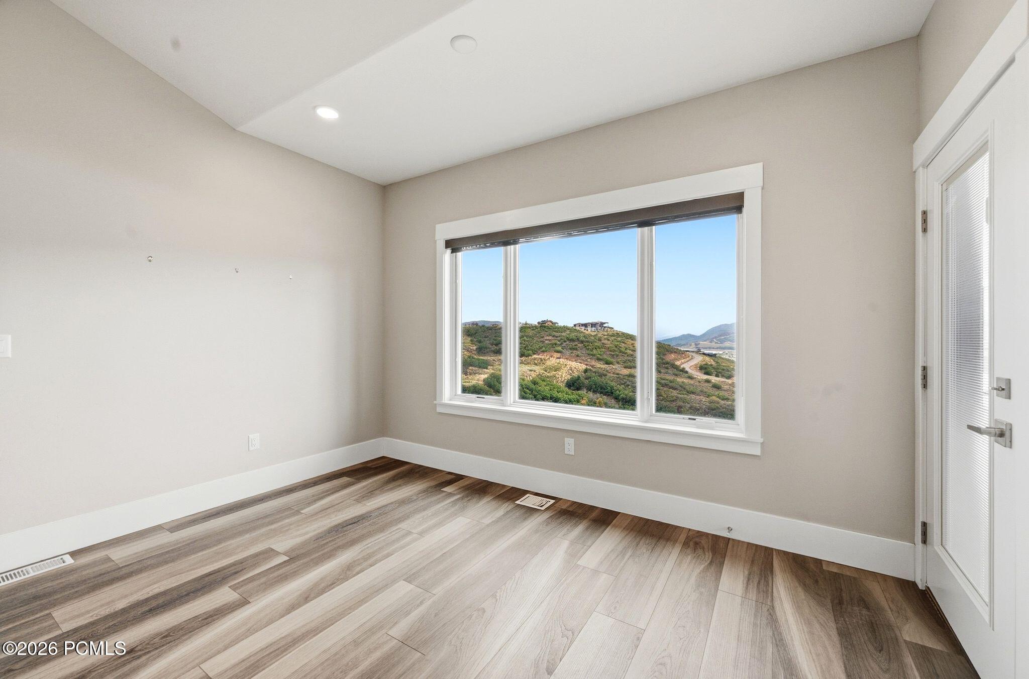 11091 N Shoreline Drive