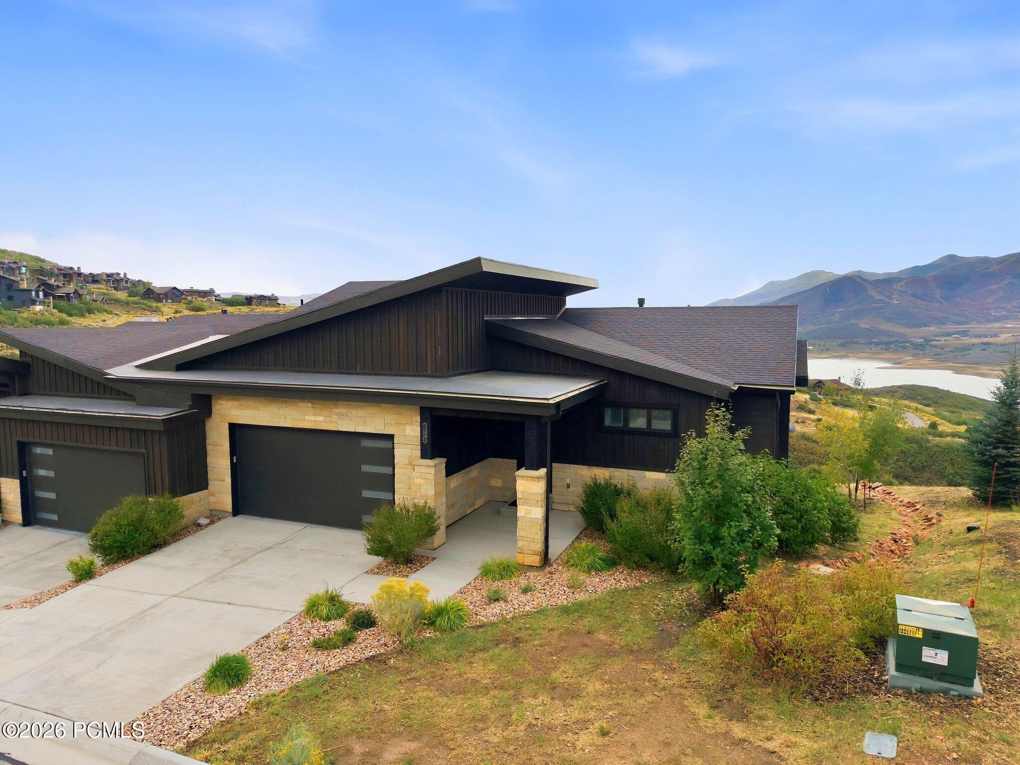 11091 N Shoreline Drive