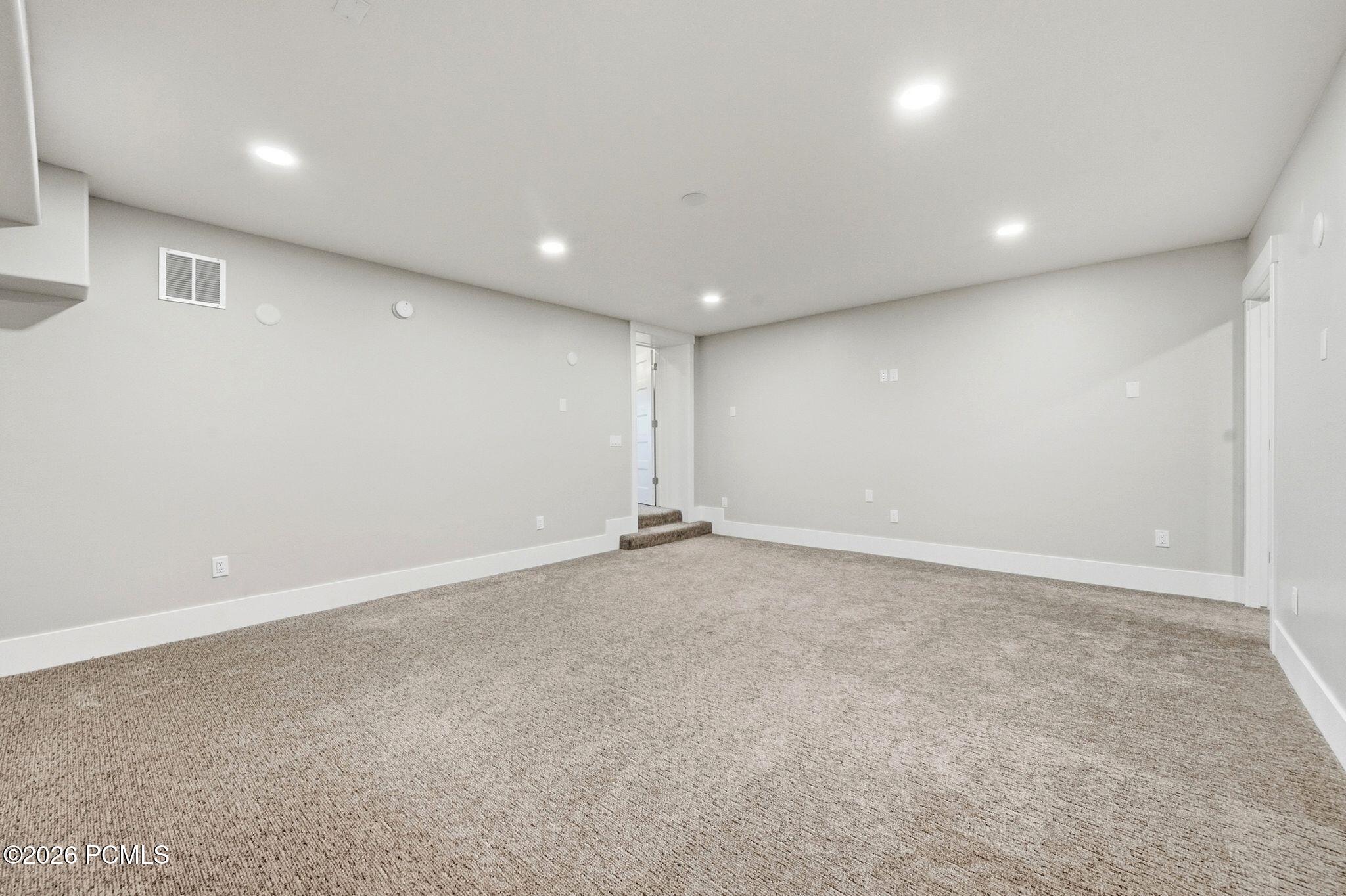 11091 N Shoreline Drive