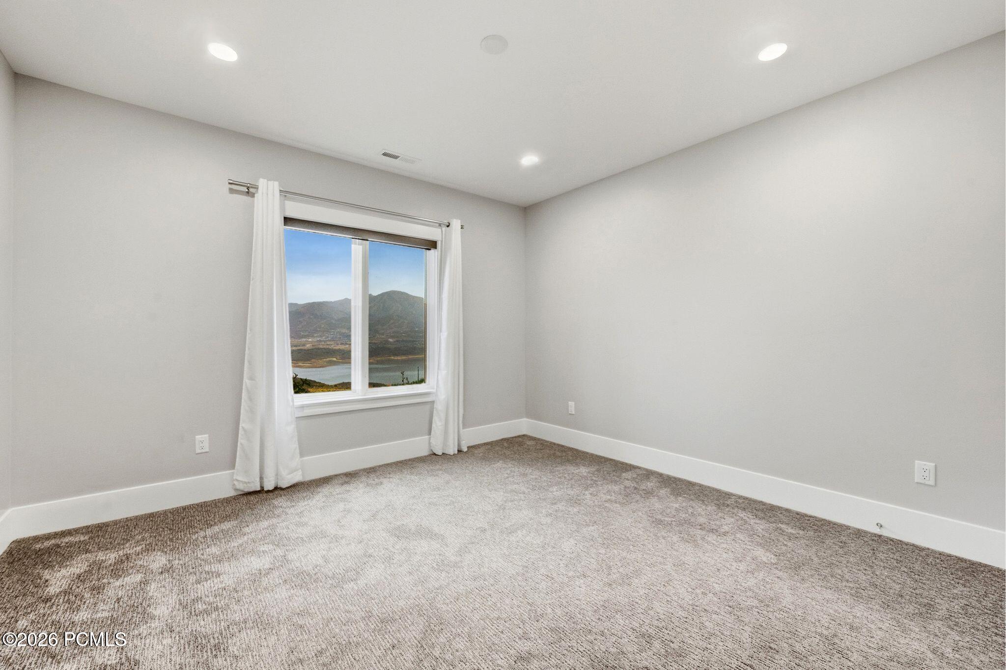 11091 N Shoreline Drive