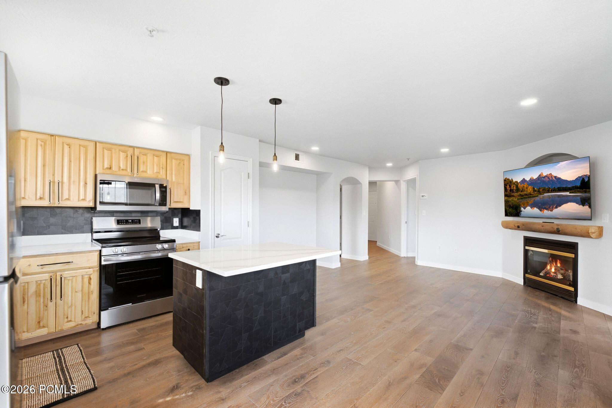 1756 W Fox Bay Drive F103