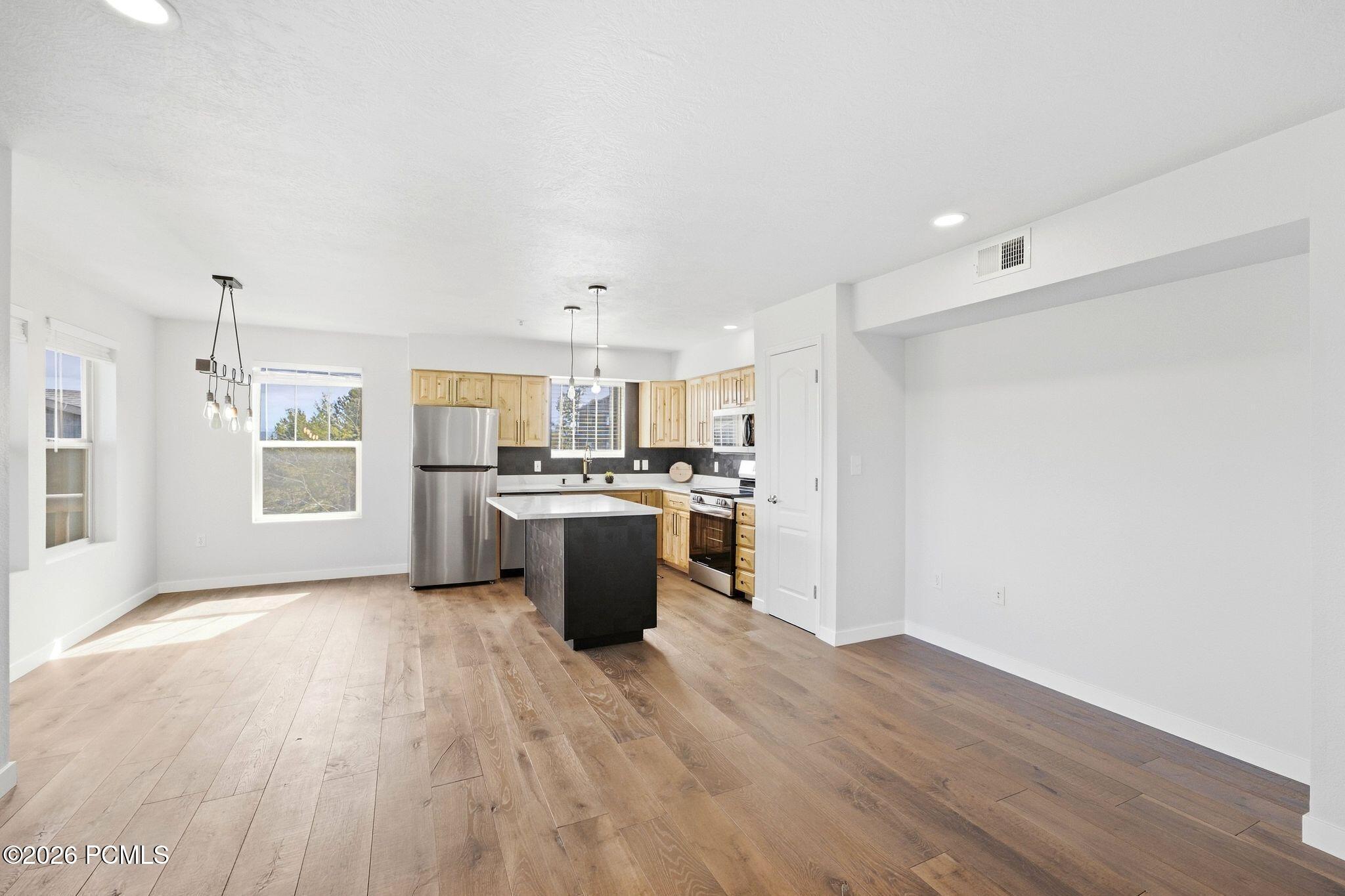 1756 W Fox Bay Drive F103