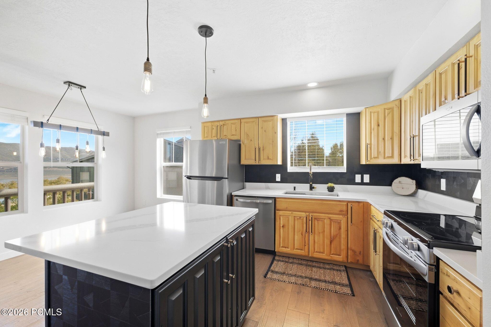 1756 W Fox Bay Drive F103