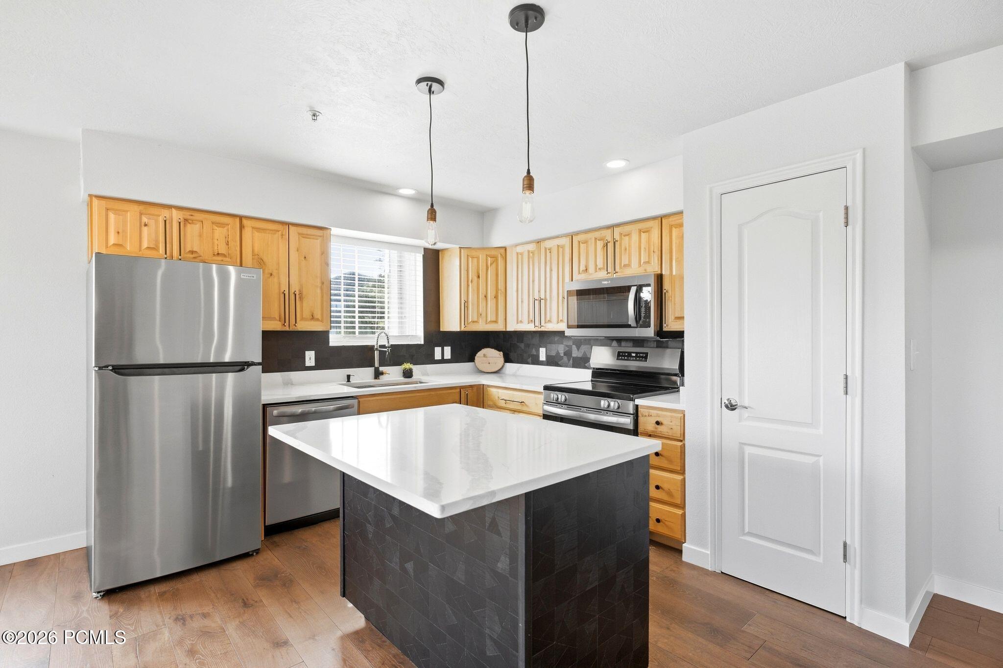 1756 W Fox Bay Drive F103