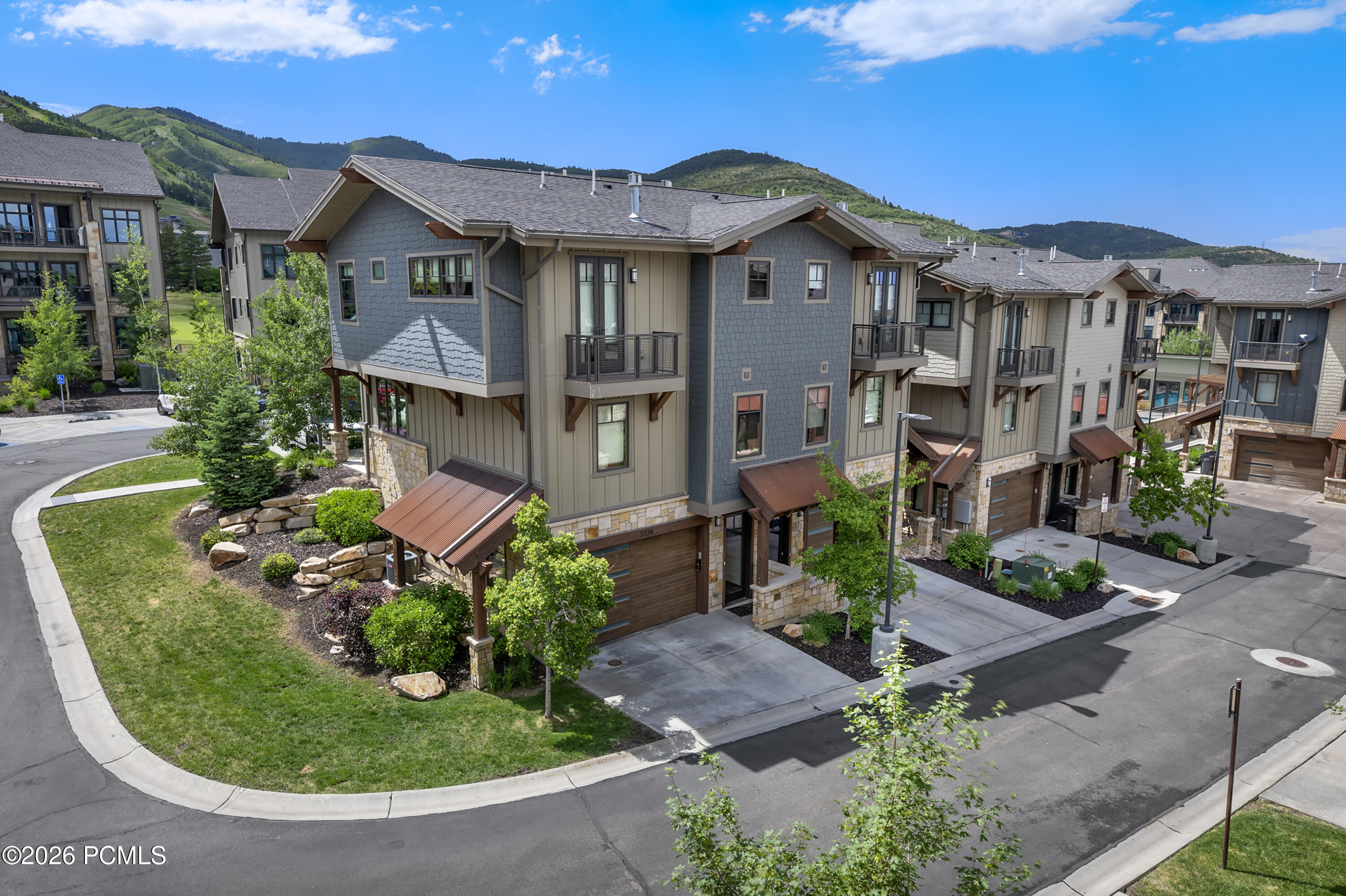3680 Blackstone Drive