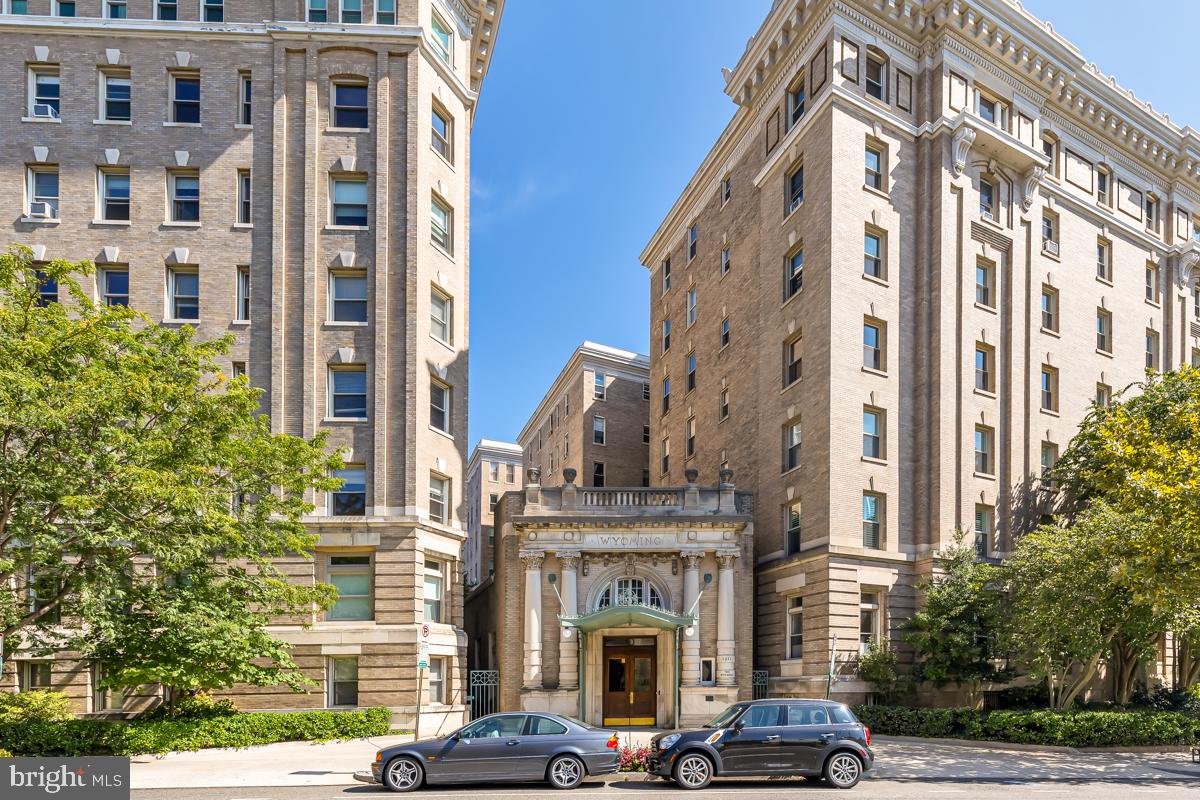 2022 COLUMBIA ROAD NW Unit: 406