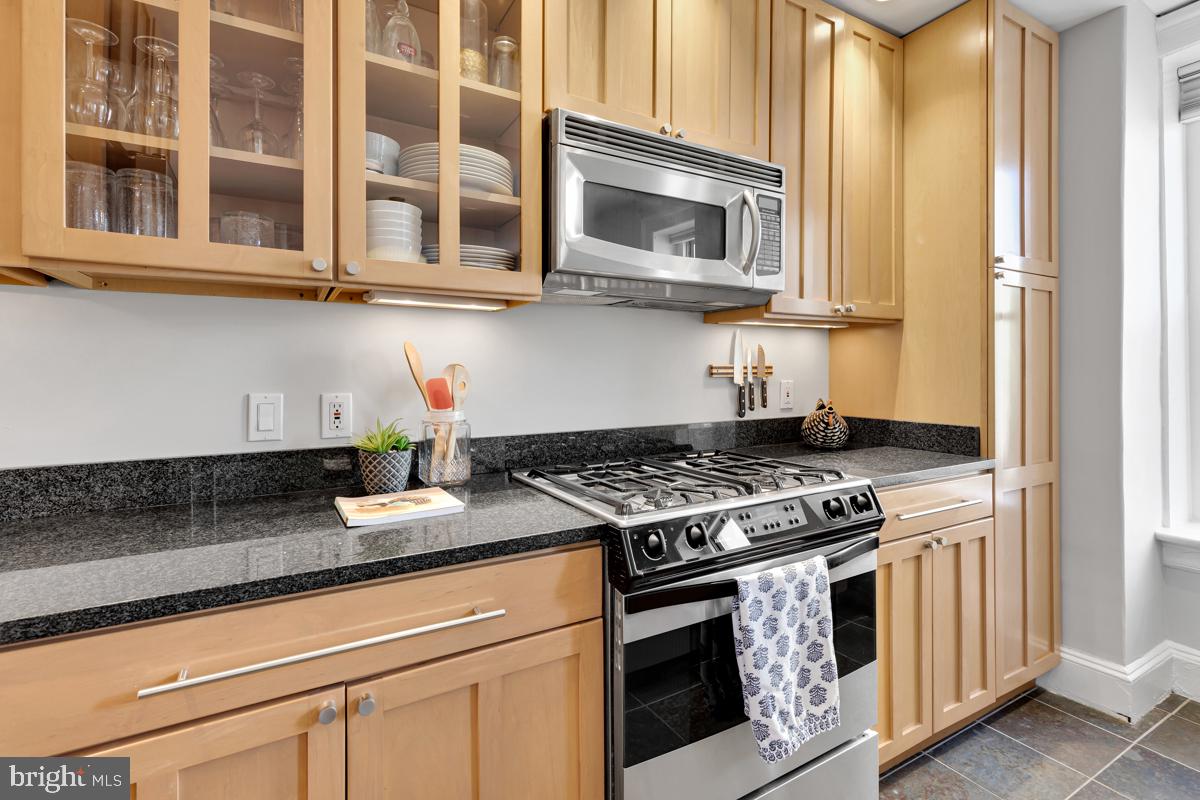 2022 COLUMBIA ROAD NW Unit: 406