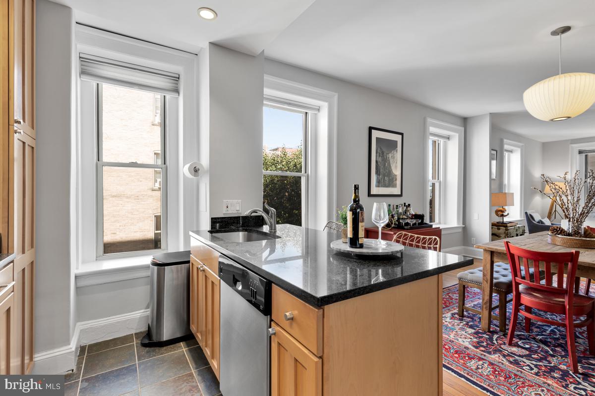 2022 COLUMBIA ROAD NW Unit: 406