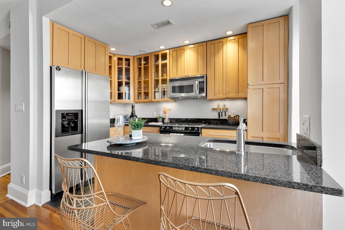 2022 COLUMBIA ROAD NW Unit: 406