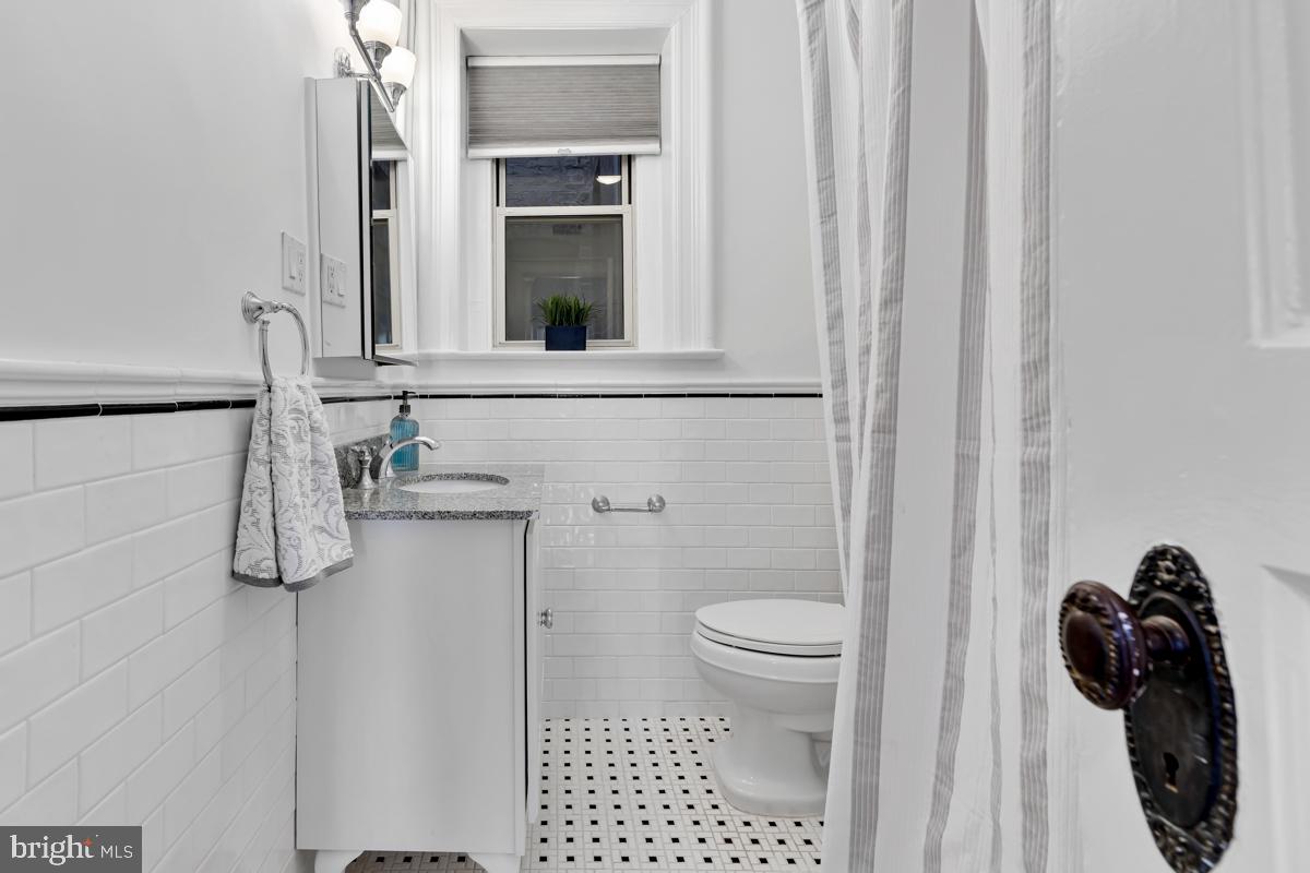 2022 COLUMBIA ROAD NW Unit: 406