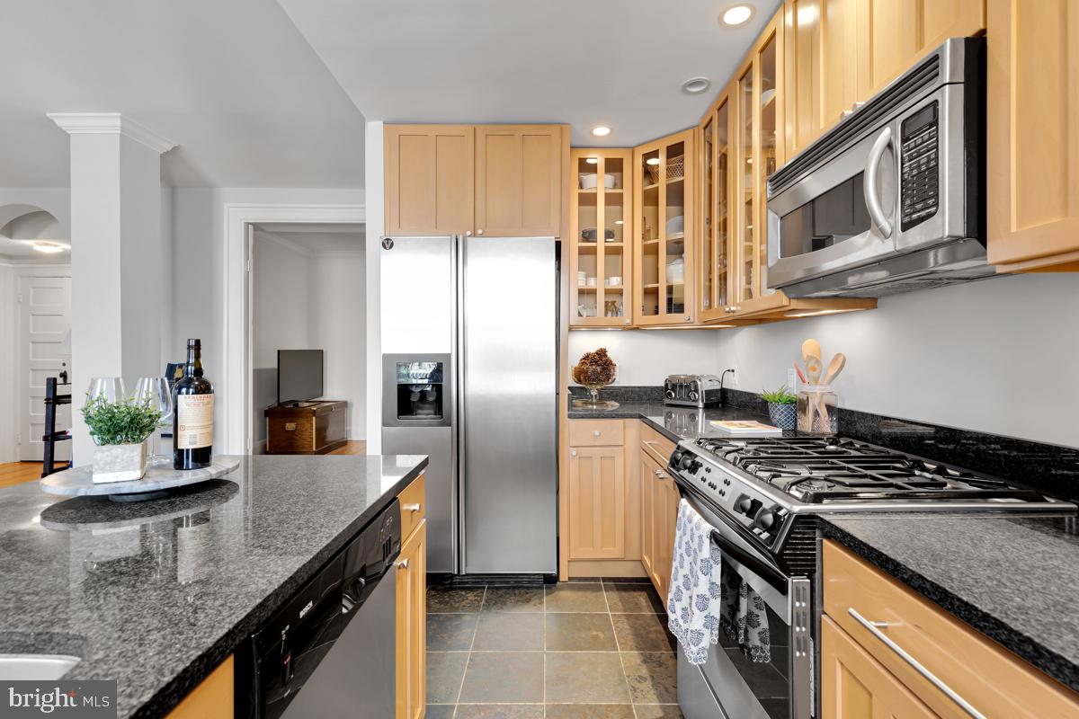 2022 COLUMBIA ROAD NW Unit: 406