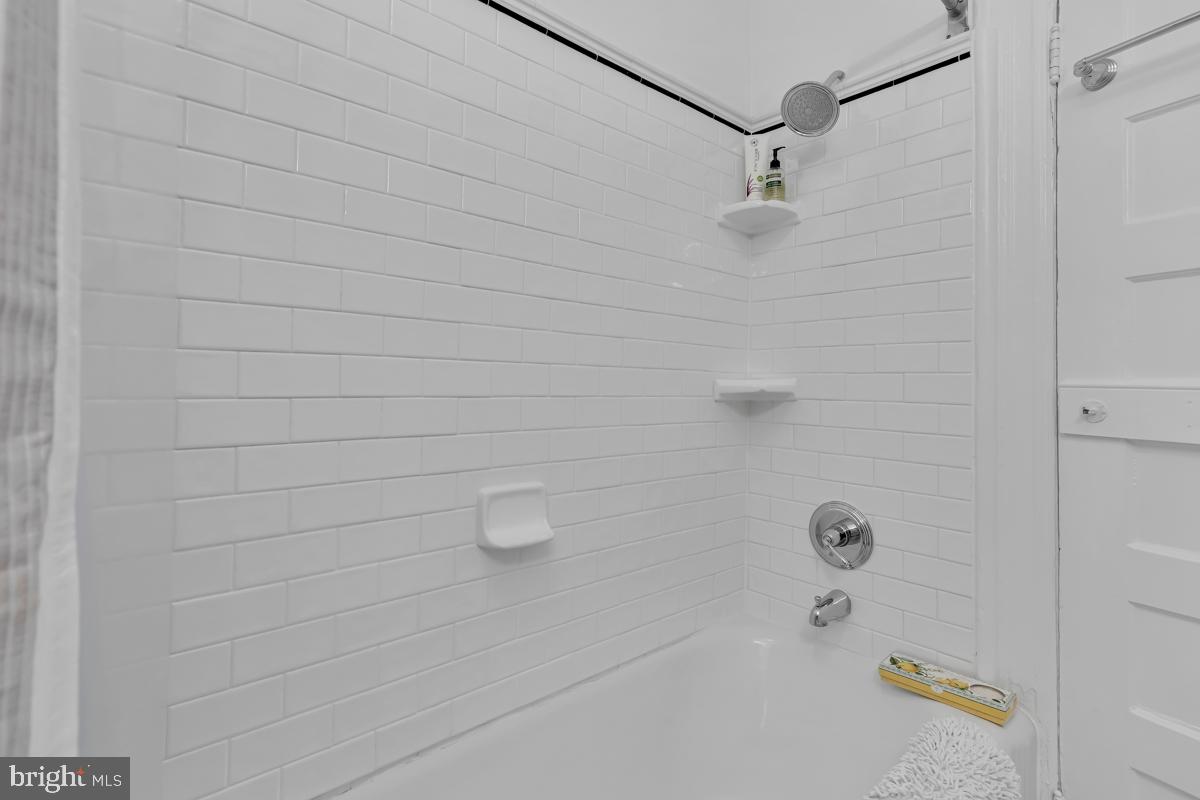 2022 COLUMBIA ROAD NW Unit: 406