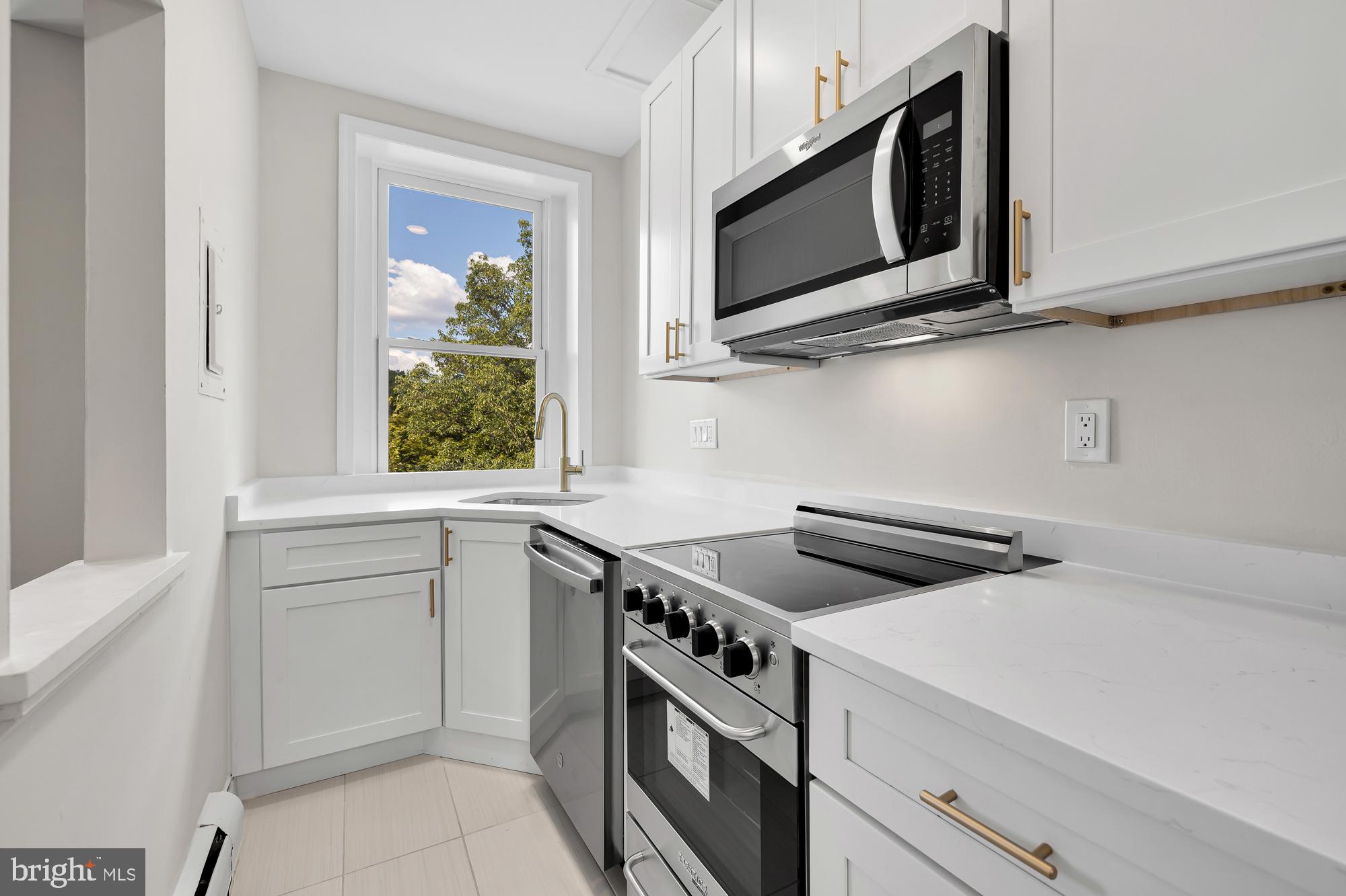 1105 East Capitol STREET SE Unit: 4