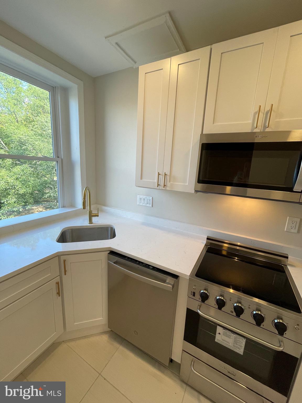 1105 East Capitol STREET SE Unit: 4