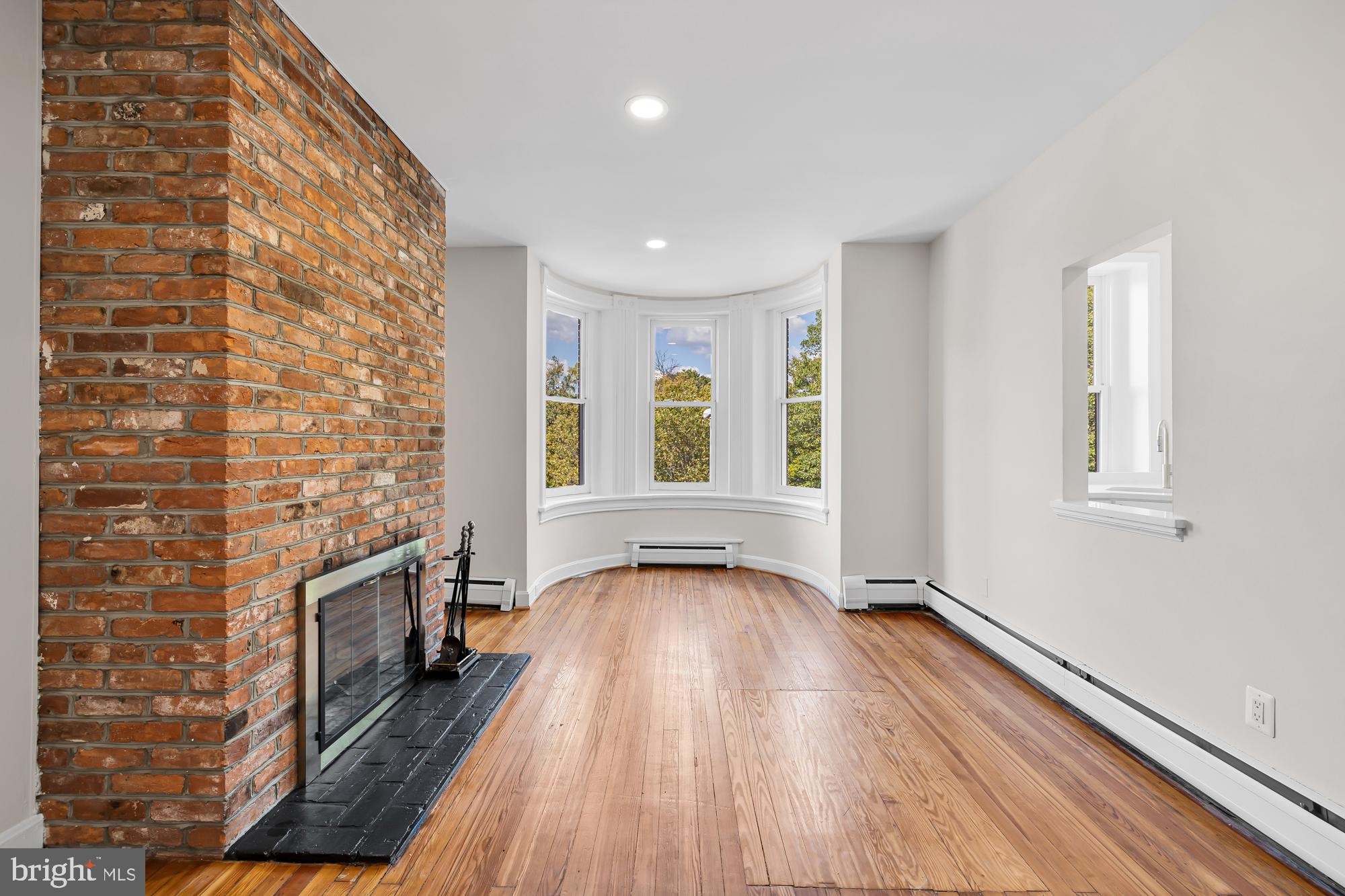 1105 East Capitol STREET SE Unit: 4