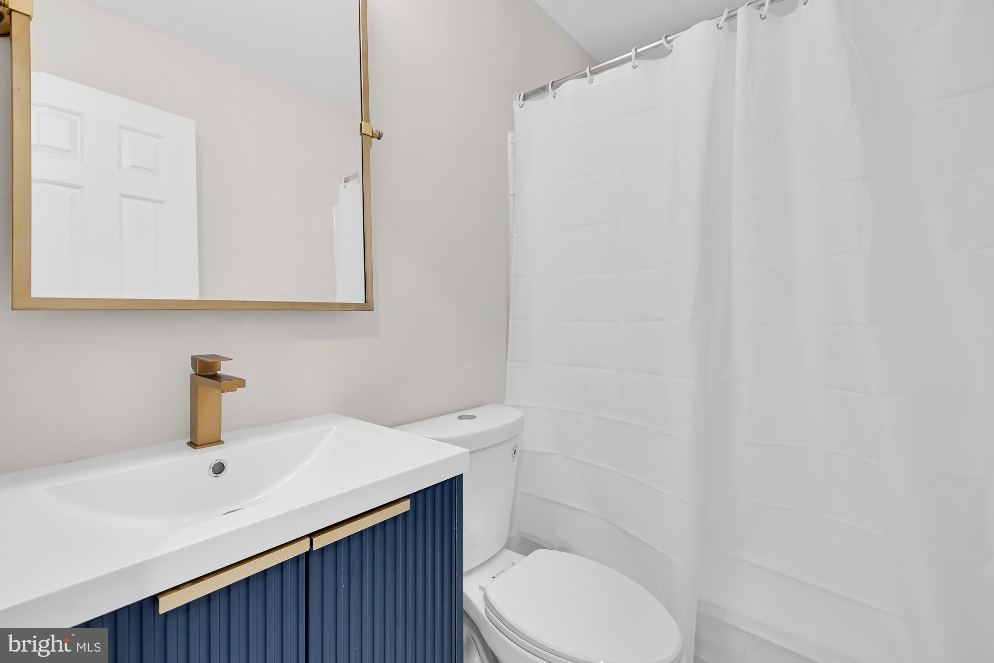 1105 East Capitol STREET SE Unit: 4