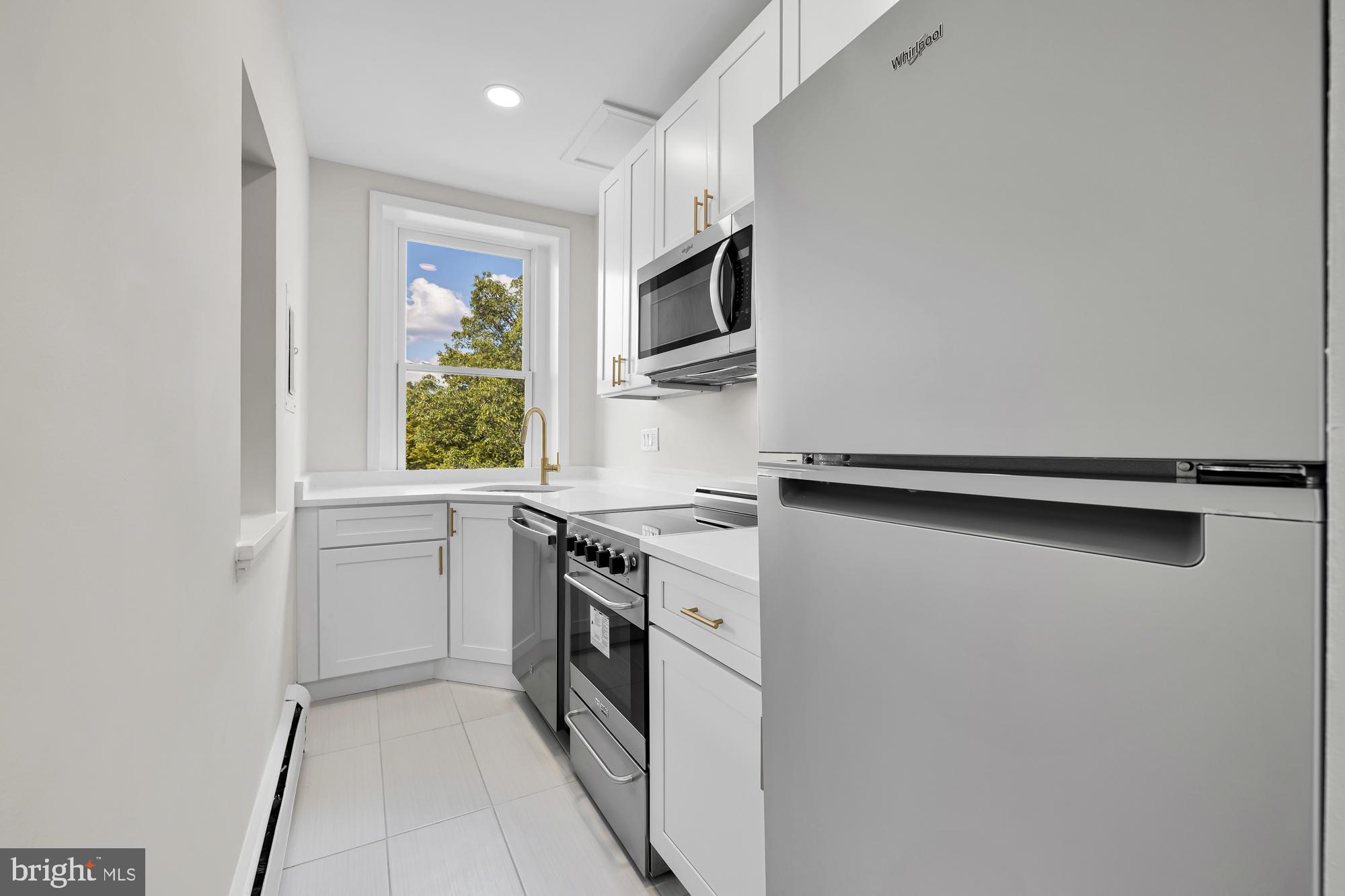 1105 East Capitol STREET SE Unit: 4