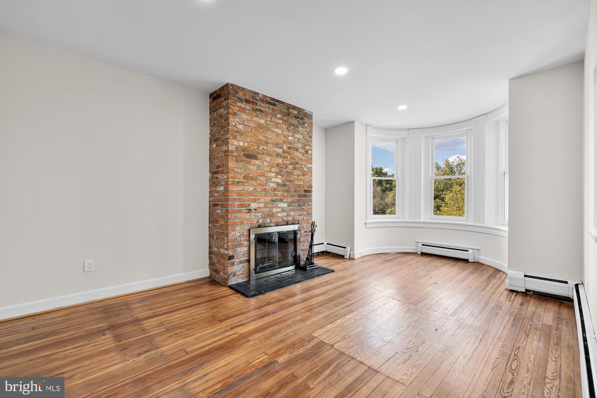 1105 East Capitol STREET SE Unit: 4