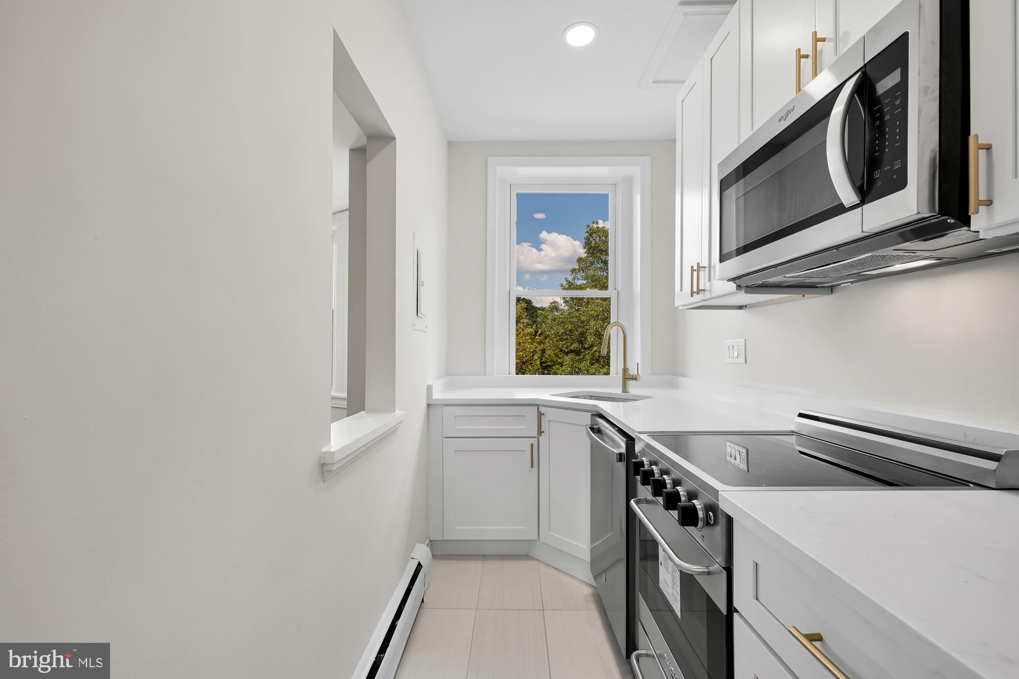 1105 East Capitol STREET SE Unit: 4