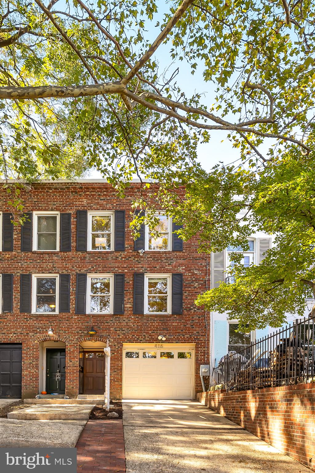 416 6th STREET NE