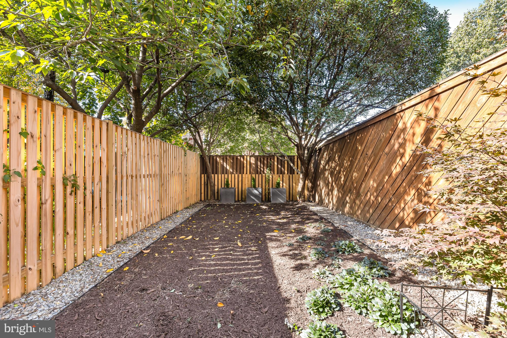 416 6th STREET NE