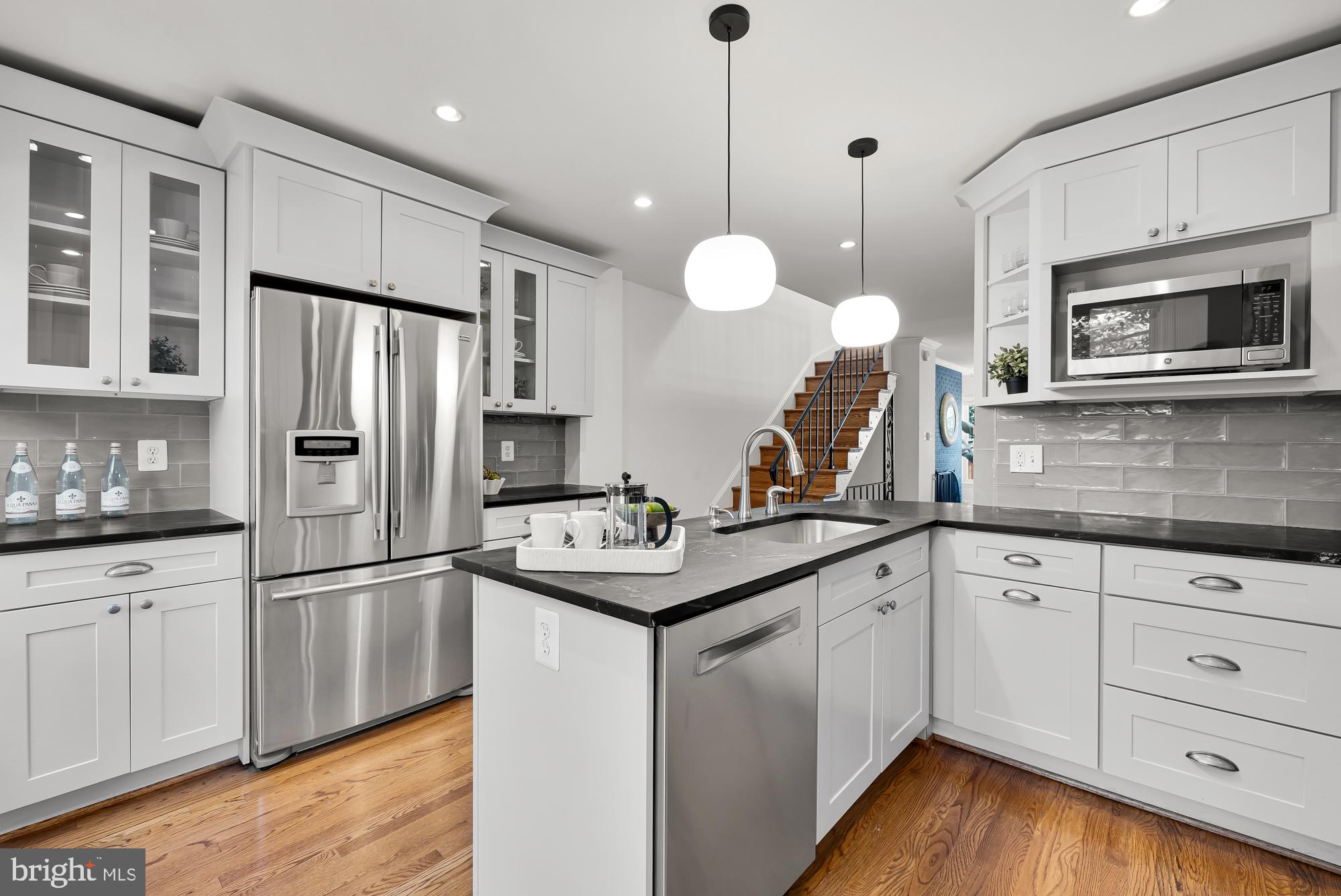 416 6th STREET NE